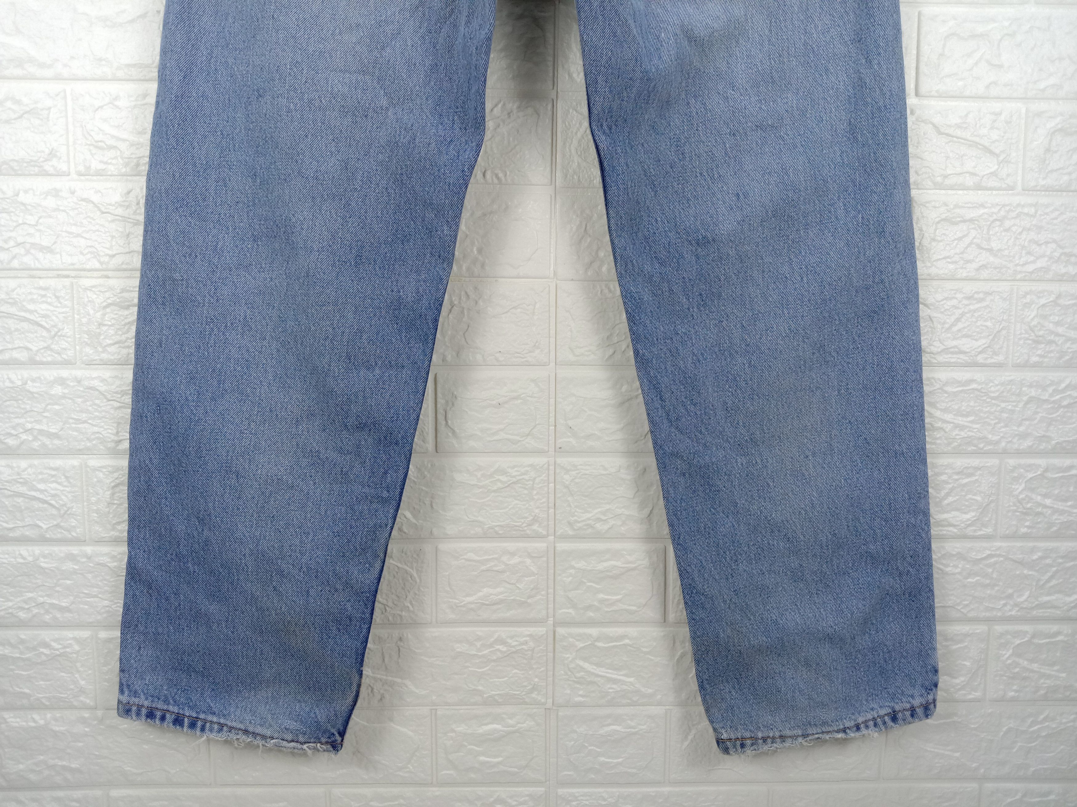 Levi's Vintage Levi's 550 Jeans Relaxed Fit Tapered Leg Denim Size US 33 - 8 Thumbnail