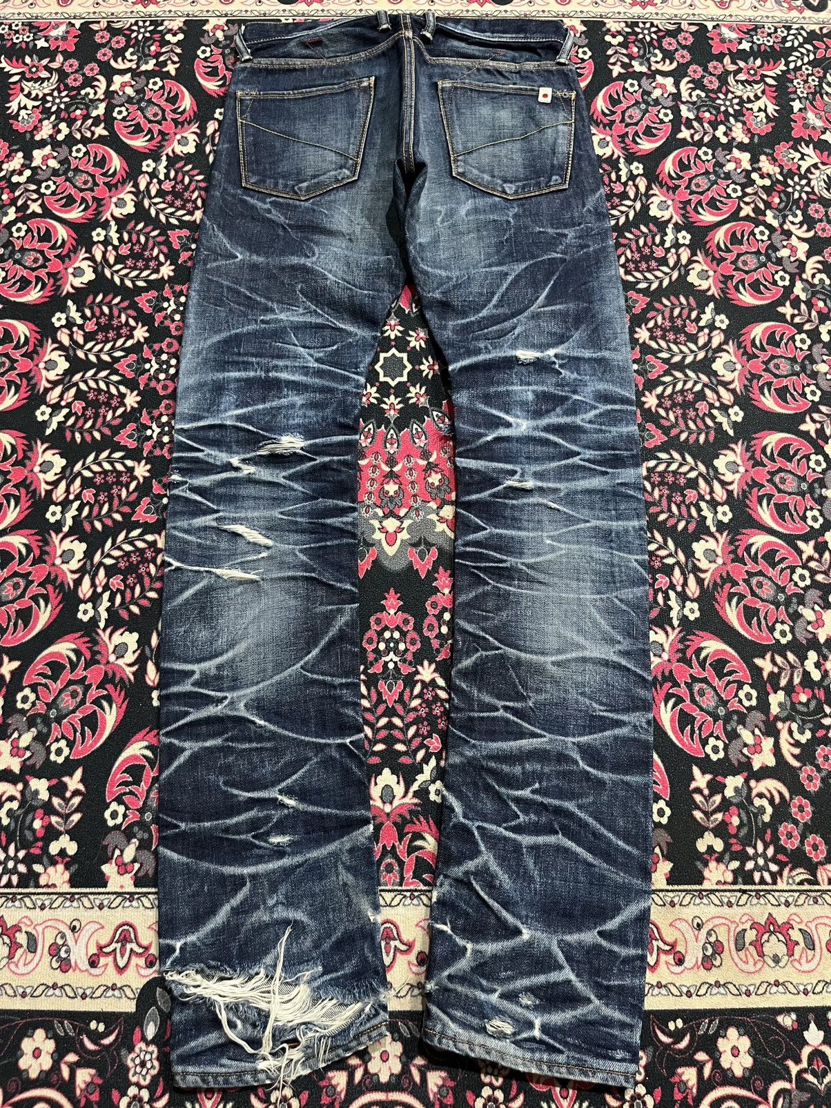 Undercover Japan DeeTA Heavy Faded Distress Slim Straight Selvedge Jean Size US 28 / EU 44 - 2 Thumbnail