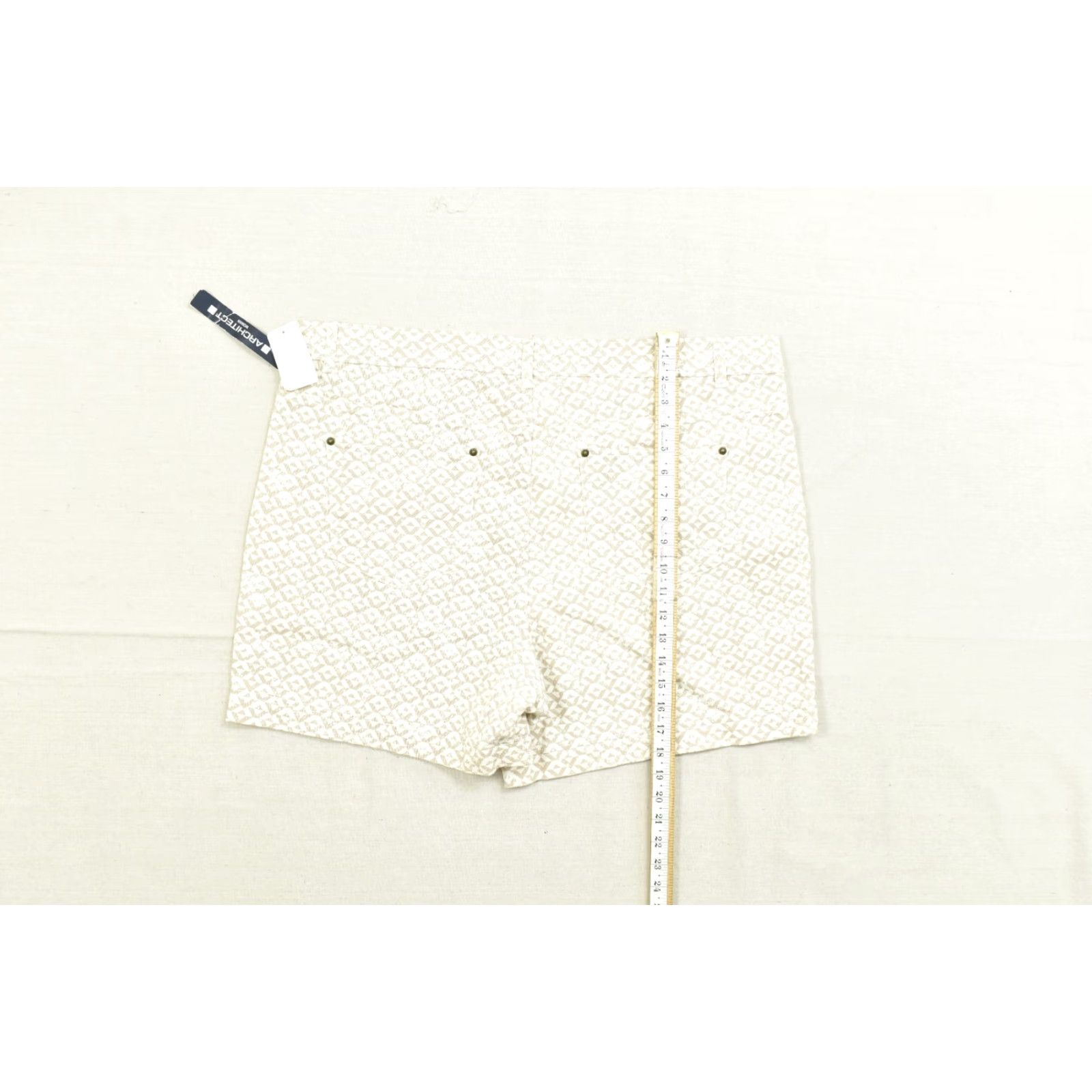 Architect Architect Women Shorts 20W Bermuda Plus Sand Stone White Geometric Pattern NWT Size 42" / US 20 - 4 Thumbnail