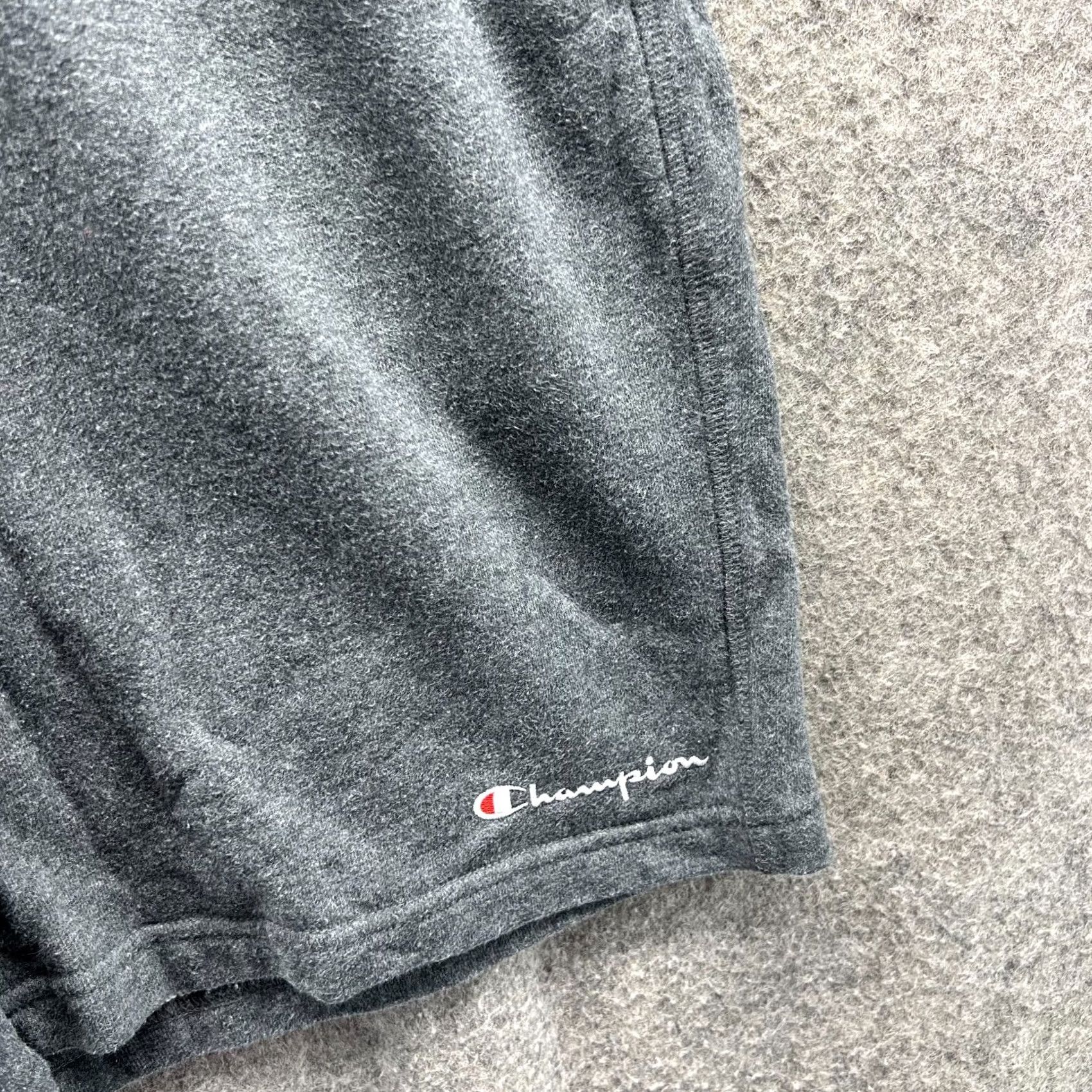 Champion VINTAGE Champion Shorts Mens Large Gray Fleece Drawstring Pocket Athletic Y2K Size US 33 - 5 Thumbnail