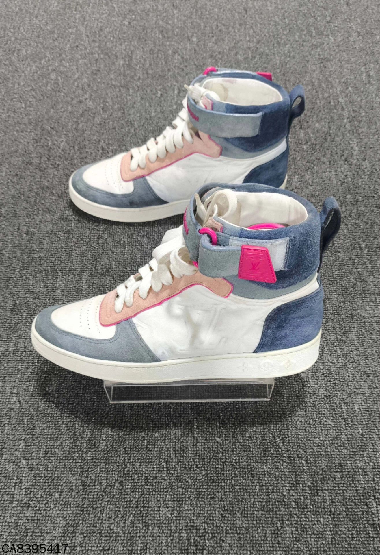Louis Vuitton LV Embossed Logo High Top Skate Shoe 95 New 38.5 Size US 7.5 / IT 37.5 - 4 Thumbnail