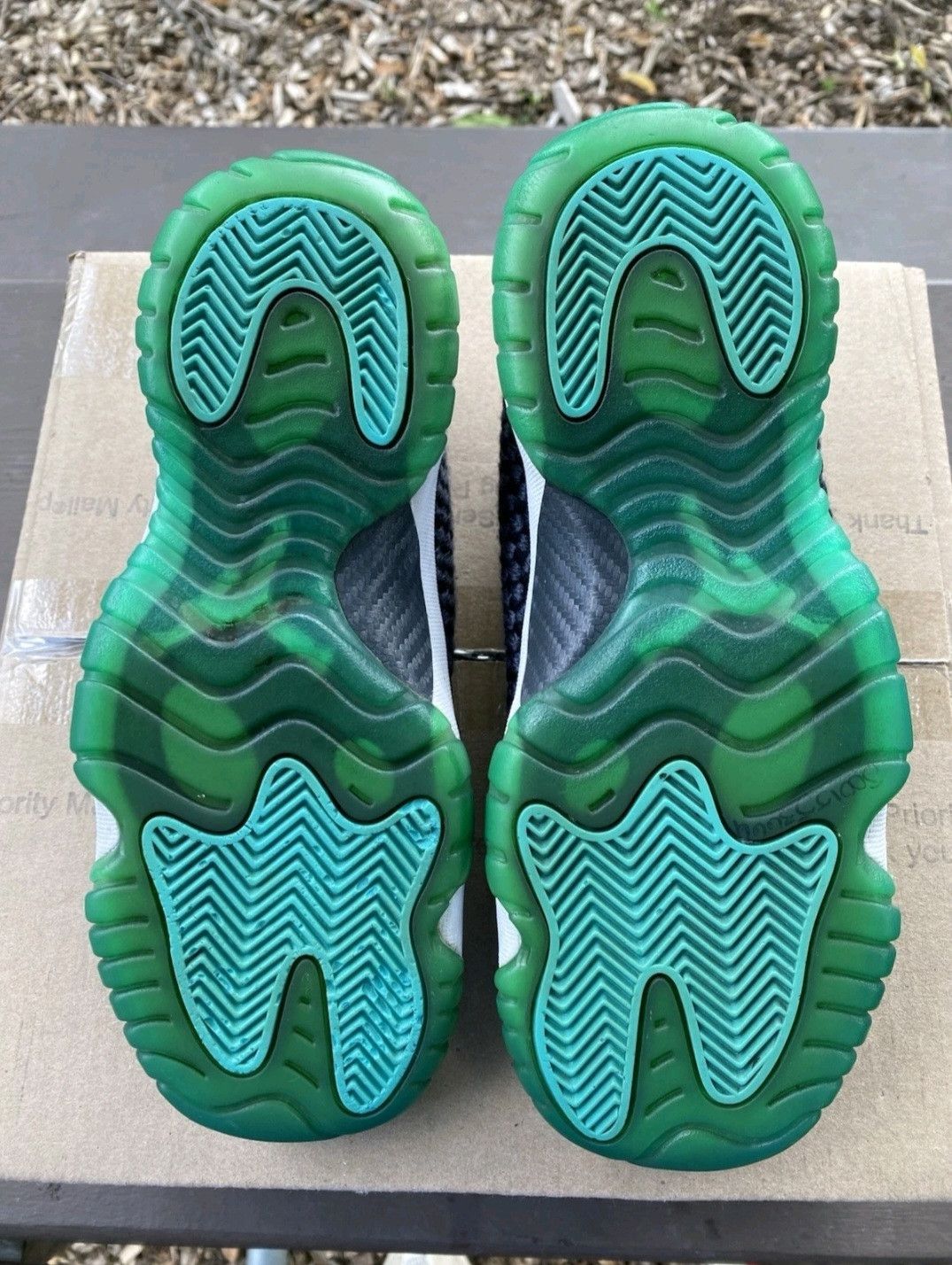 Jordan Brand Nike Air Jordan Future Low GG 724814018 Size 5 Size US 5 / EU 37 - 6 Thumbnail