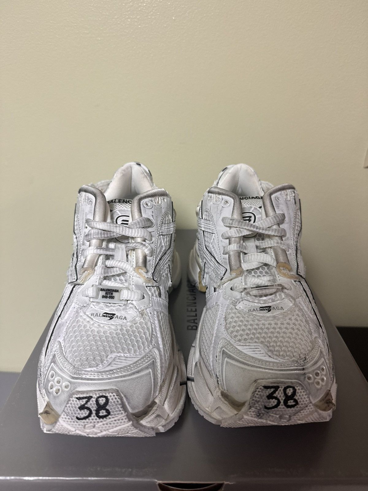 Balenciaga Balenciaga White Kith Runner 38 LIMITED Size US 6 / EU 39 - 3 Thumbnail