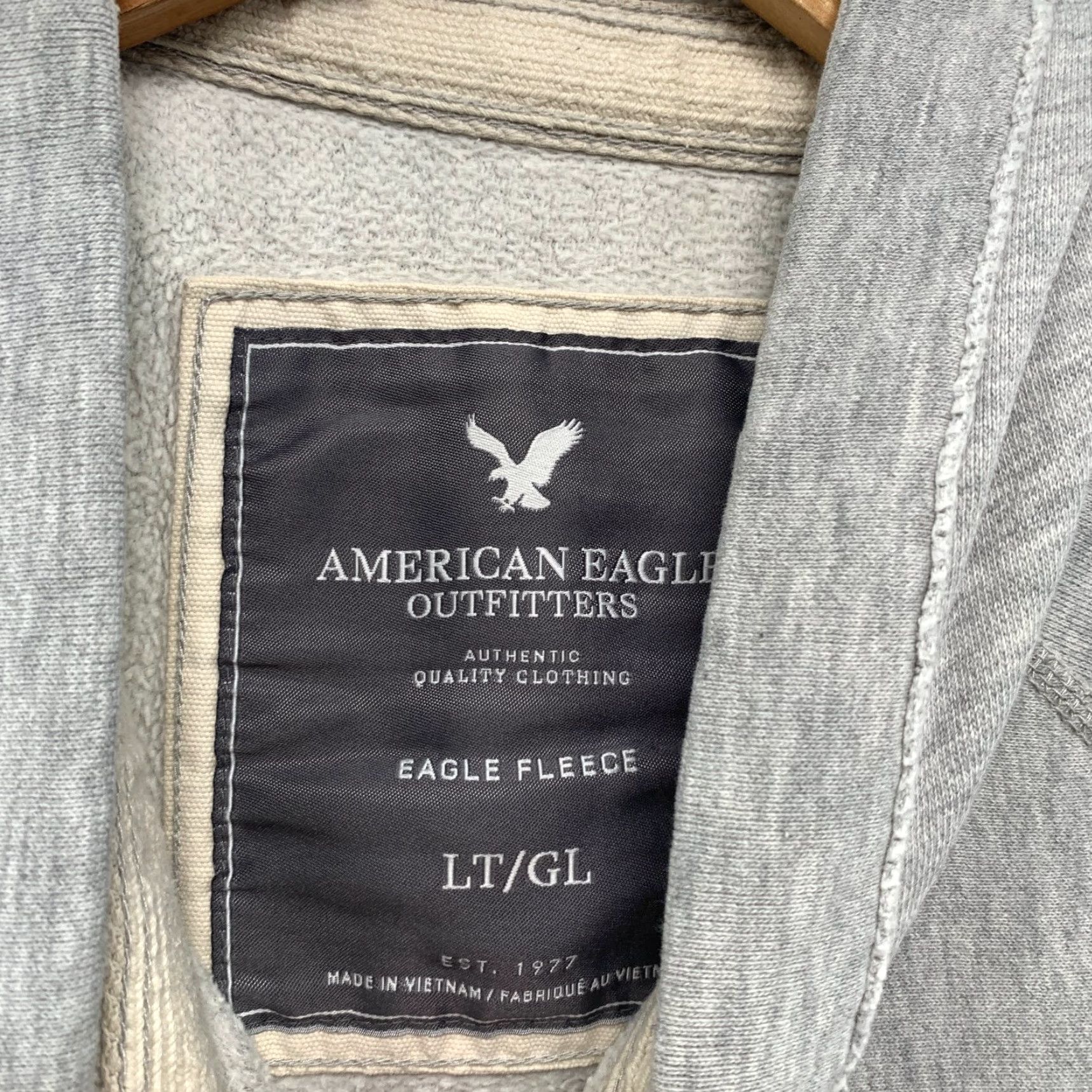 American Eagle Outfitters VINTAGE American Eagle Hoodie Sweatshirt Mens LT Gray Embroidered Heavyweight Size US L / EU 52-54 / 3 - 3 Thumbnail