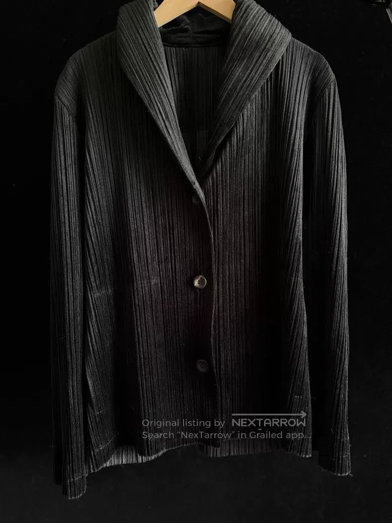 Issey Miyake Issey Miyake Black Ruffle Top Size L / US 10 / IT 46 - 1 Thumbnail