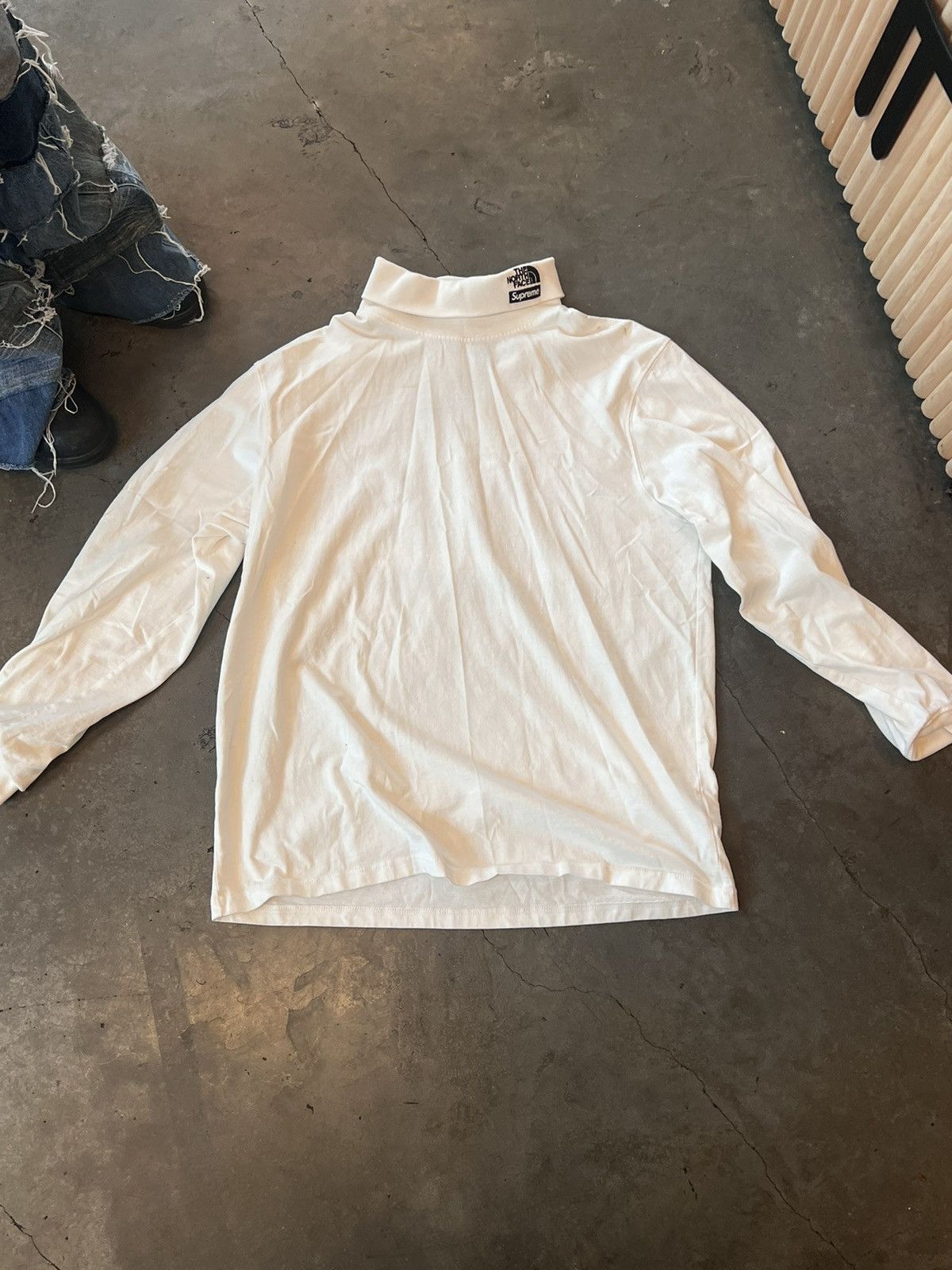 image of White Supreme X North Face, Men's (Size Large)
