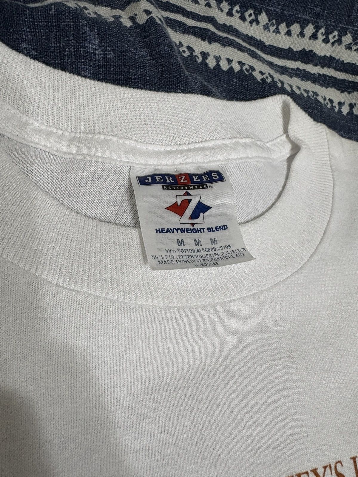 Jerzees 2002 vintage herseys t-shirt Size US M / EU 48-50 / 2 - 4 Thumbnail