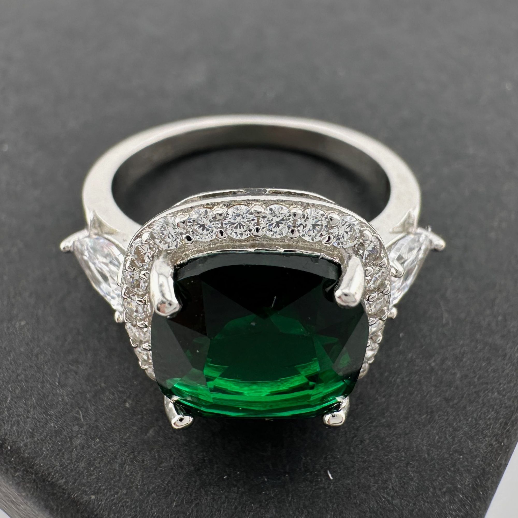 Other 3.66ct Lab Created Emerald and White Gemstone Ring Size 7 Size ONE SIZE - 11 Thumbnail