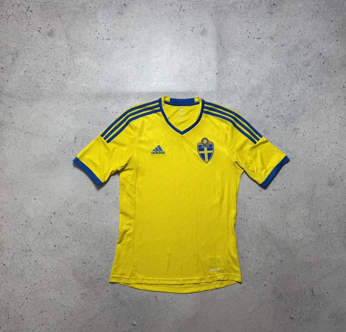 Adidas Adidas Sweden Team 2012/2013 Soccer Jersey Vintage Size US S / EU 44-46 / 1 - 1 Thumbnail