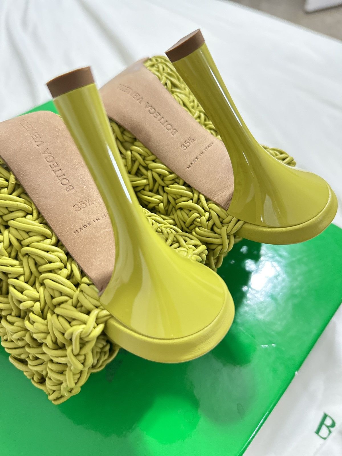 Bottega Veneta Bottega Veneta Mules in shiny crochet Nappa leather/5.5 Size US 5.5 / IT 35.5 - 7 Thumbnail