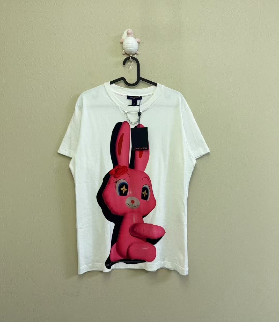 Louis Vuitton Louis Vuitton Rabbit Logo Short Sleeve T-shirt Size L / US 10 / IT 46 - 1 Thumbnail
