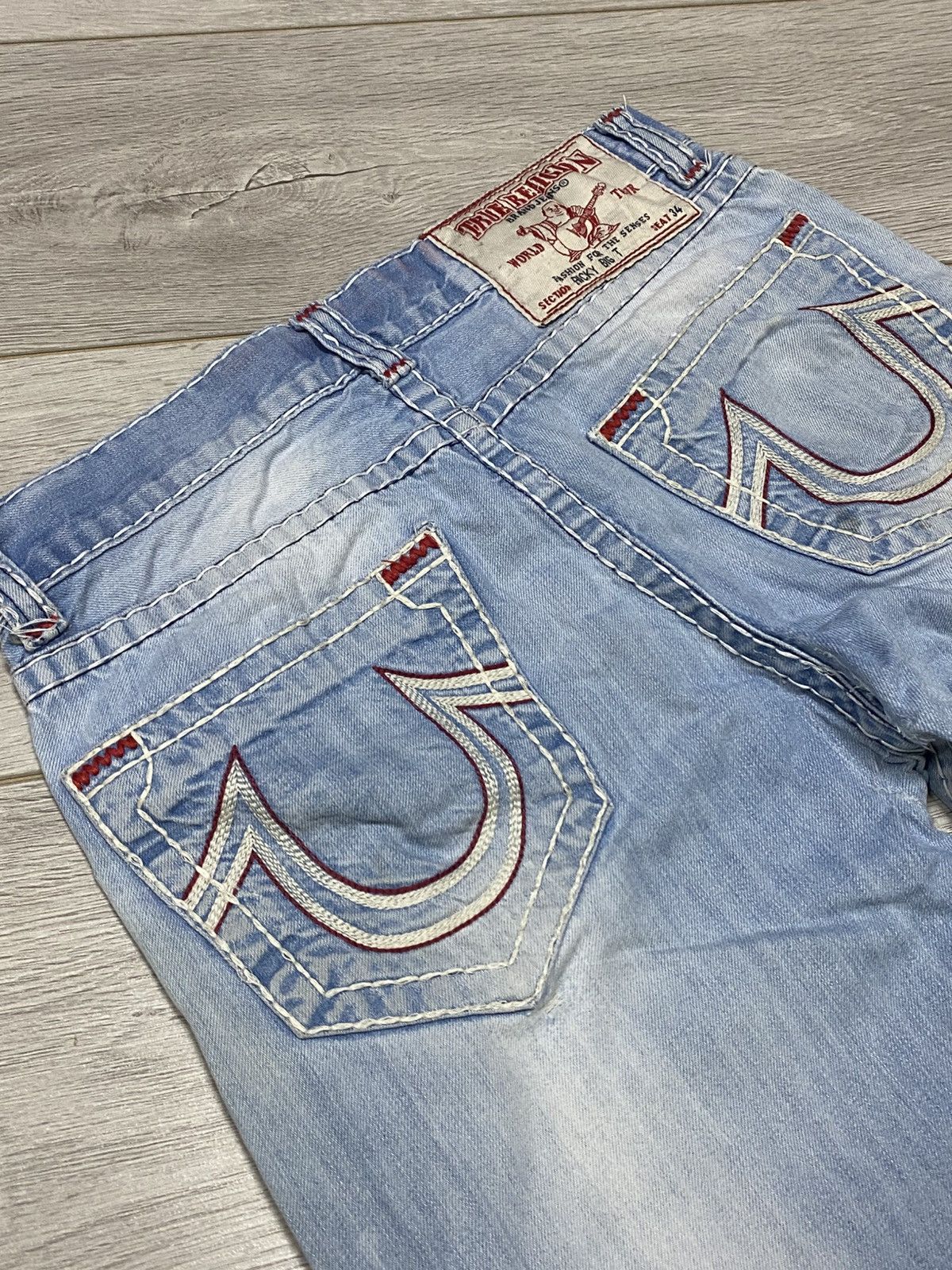True Religion True Religion horse shoes distressed vintage jeans stitched Size US 31 - 10 Thumbnail