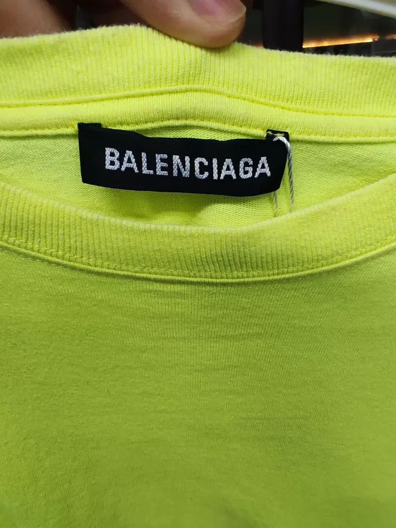 Balenciaga Balenciaga Fluorescent Green Short Sleeve T-Shirt Size US S / EU 44-46 / 1 - 3 Thumbnail