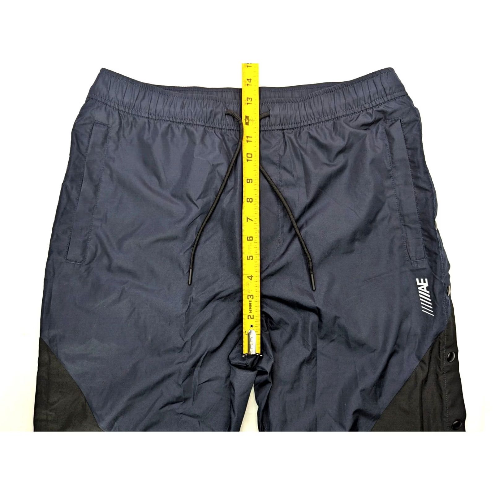American Eagle Outfitters American Eagle Outfitters AE Windbreaker Warm Up Pants Men MT Black Navy Side Button Jogger Athletic Inseam 28-31"} Size US 31 - 7 Thumbnail