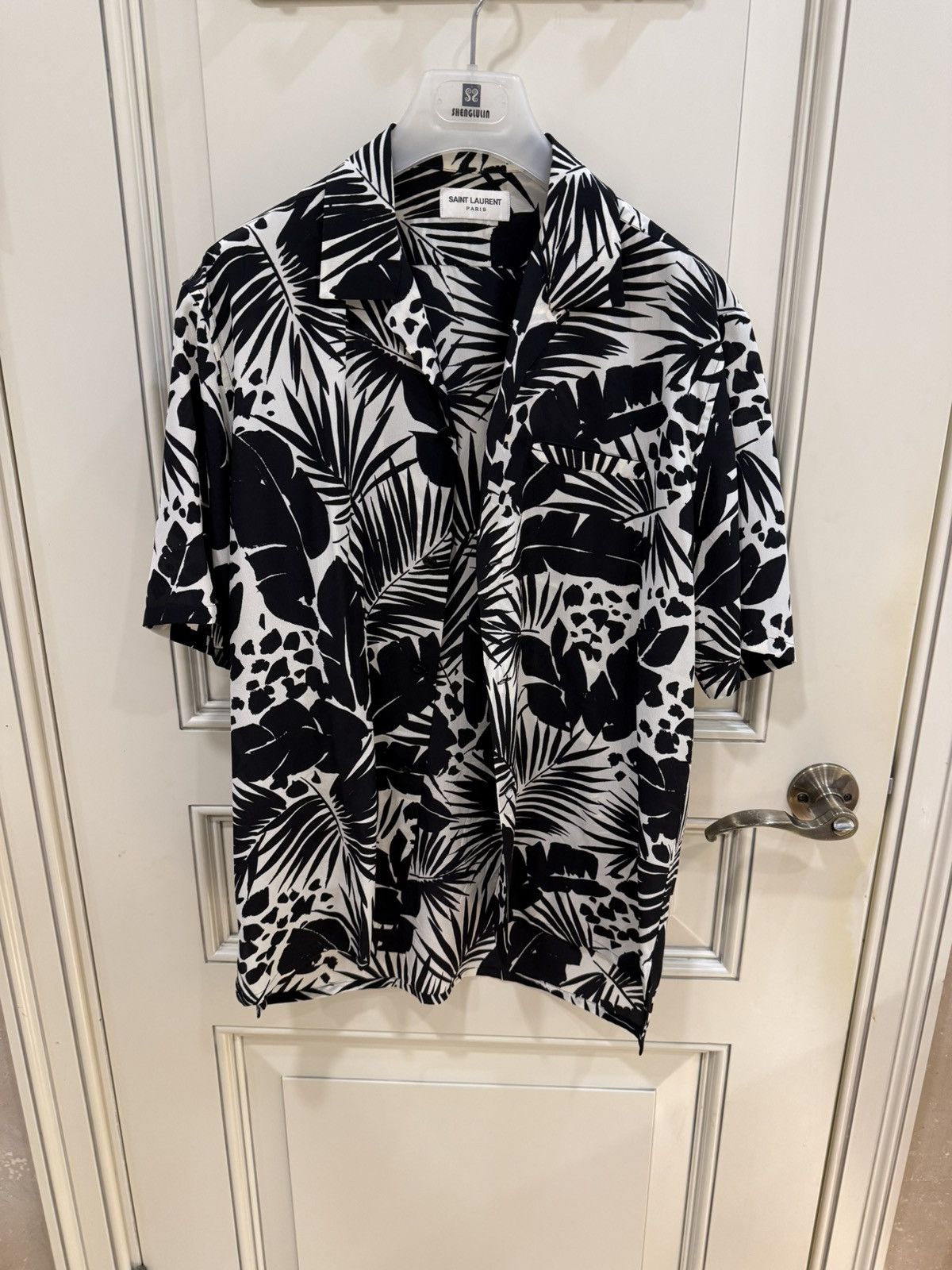 Saint Laurent Paris Tropical Shark-Collar Short Sleeve Silk Shirt collar size39 Size US M / EU 48-50 / 2 - 4 Thumbnail