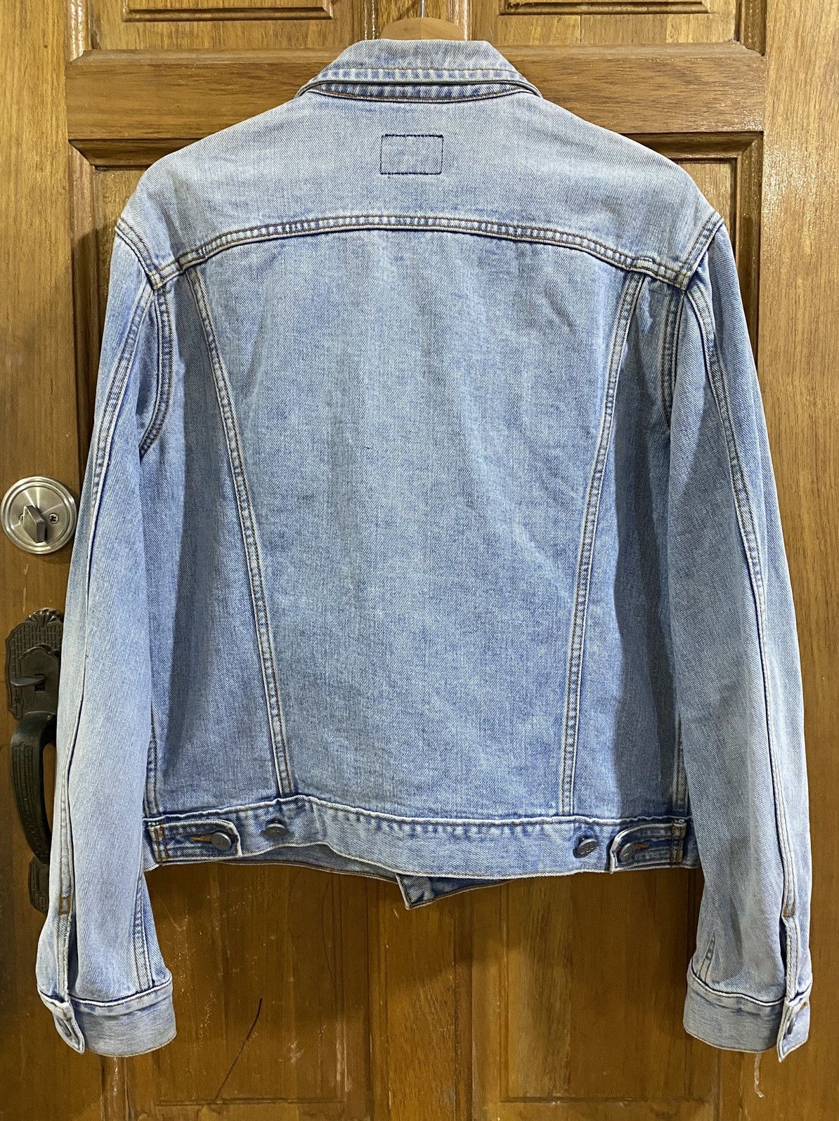 Calvin Klein Vintage CK Calvin Klein Denim Jacket Light Wash Size M / US 6-8 / IT 42-44 - 2 Thumbnail