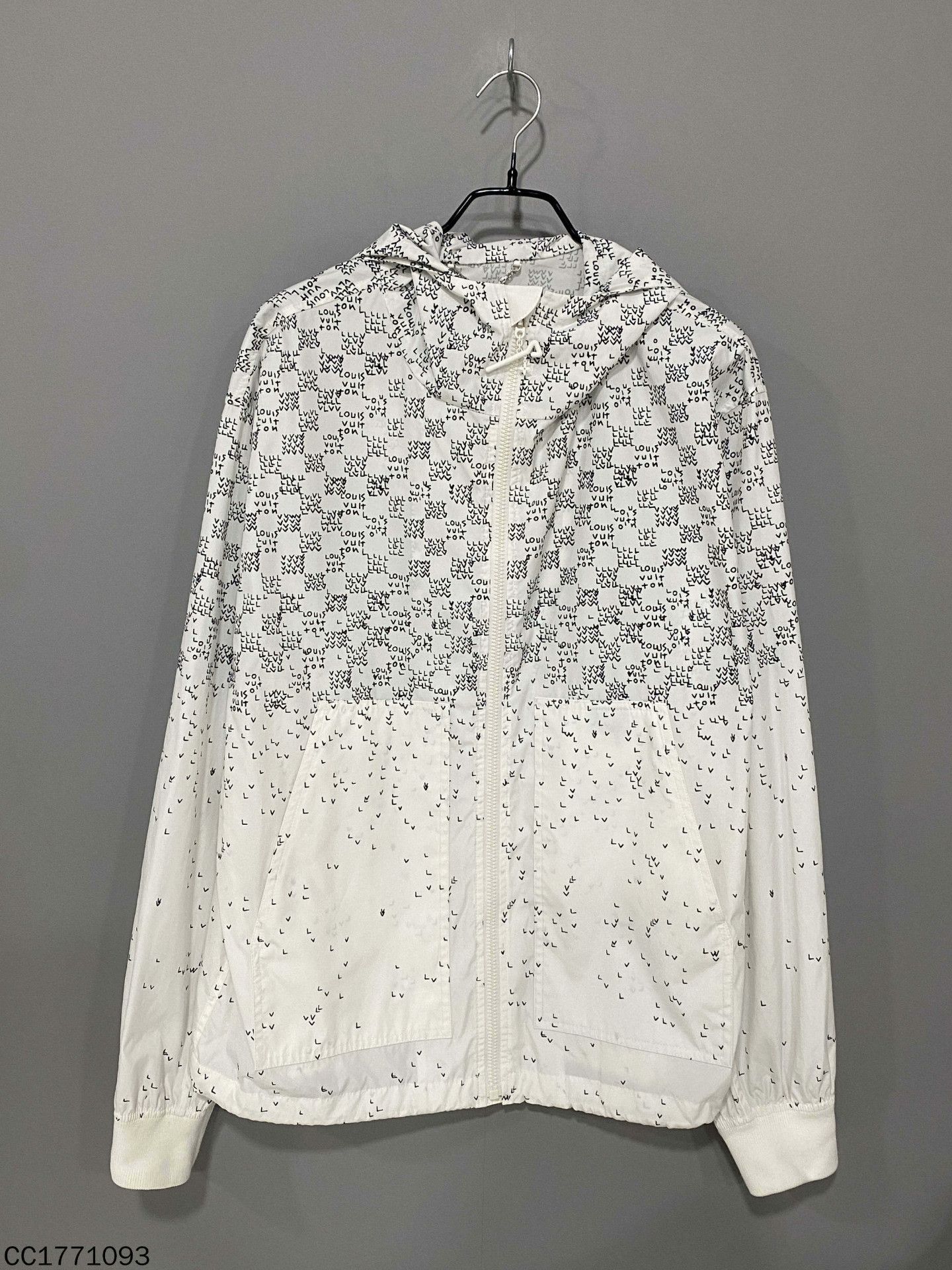 Louis Vuitton Louis Vuitton Checkered Light Jacket m Men Size US M / EU 48-50 / 2 - 1 Thumbnail