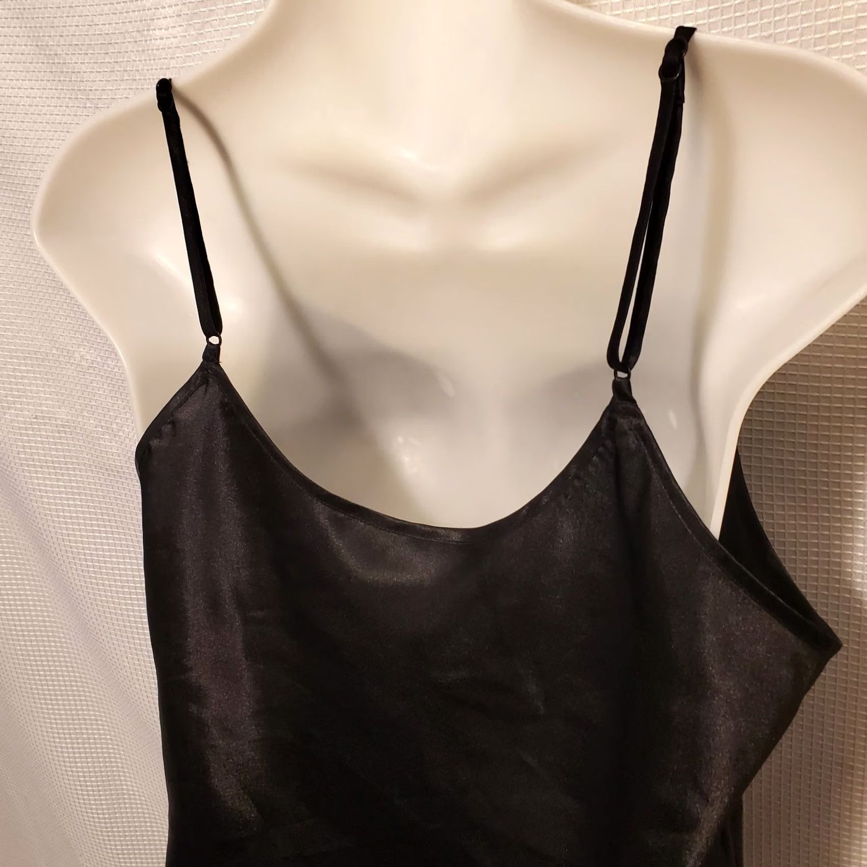 Vintage VINTAGE Black Silky Cami Tank Minimalist Witchy Goth Womens Sz M/L Size M / US 6-8 / IT 42-44 - 4 Thumbnail