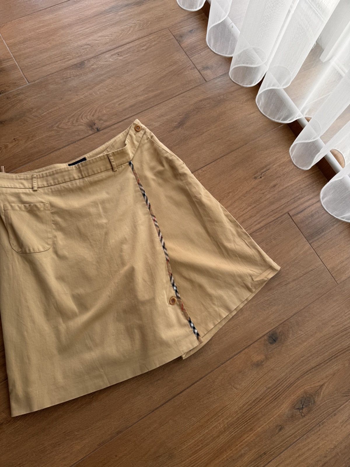 Burberry × Vintage Vintage Burberry Golf Nova Check Luxury Beige Skirt/Shorts Size 28" / US 6 / IT 42 - 3 Thumbnail