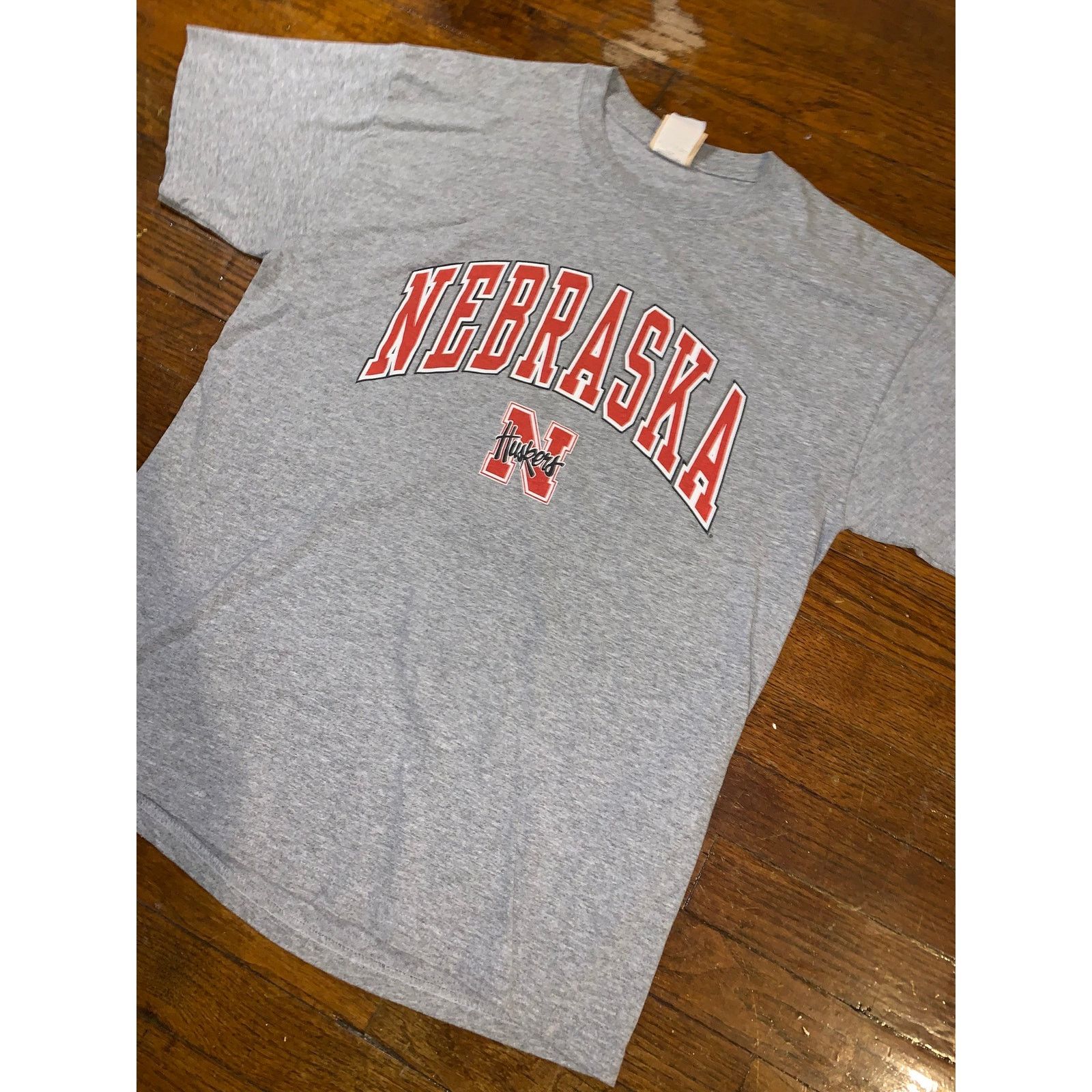 Vintage Vintage Nebraska Huskers T Shirt Medium Grey Red Oak NCAA Size US L / EU 52-54 / 3 - 3 Thumbnail