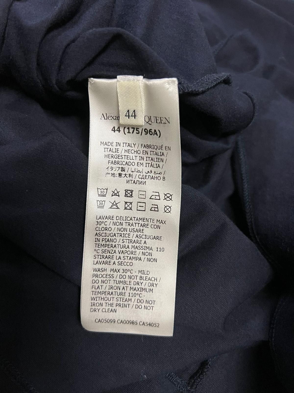 Alexander McQueen CC000024 Mcqueen Graffiti T-Shirt in Dark Blue Size M / US 6-8 / IT 42-44 - 3 Thumbnail