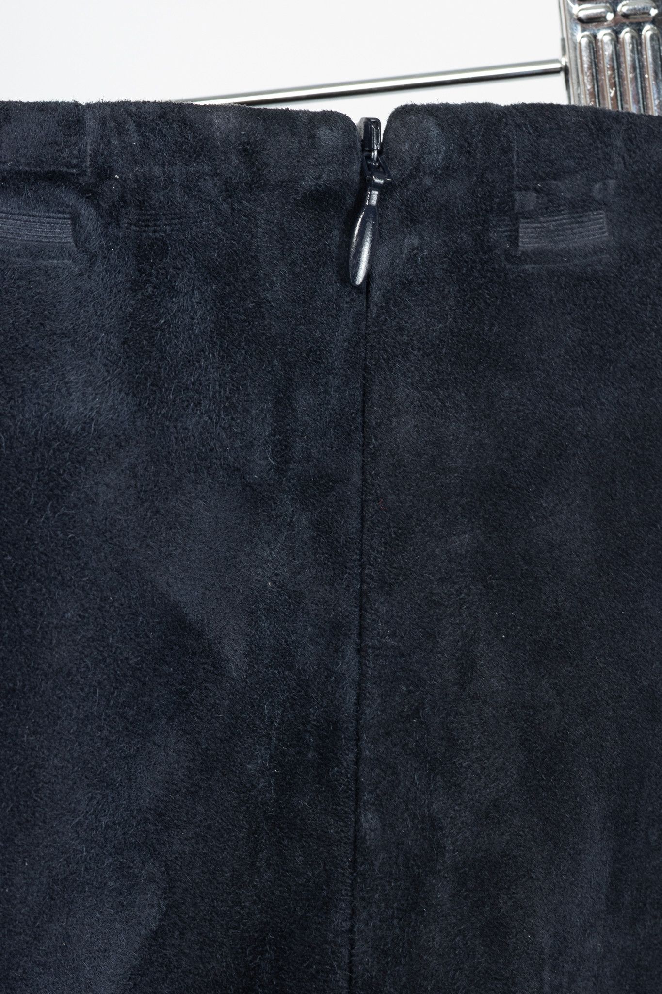 Brunello Cucinelli Brunello Cucinelli AW/16 Navy Suede Pencil Skirt Size 27" / US 4 / IT 40 - 6 Thumbnail
