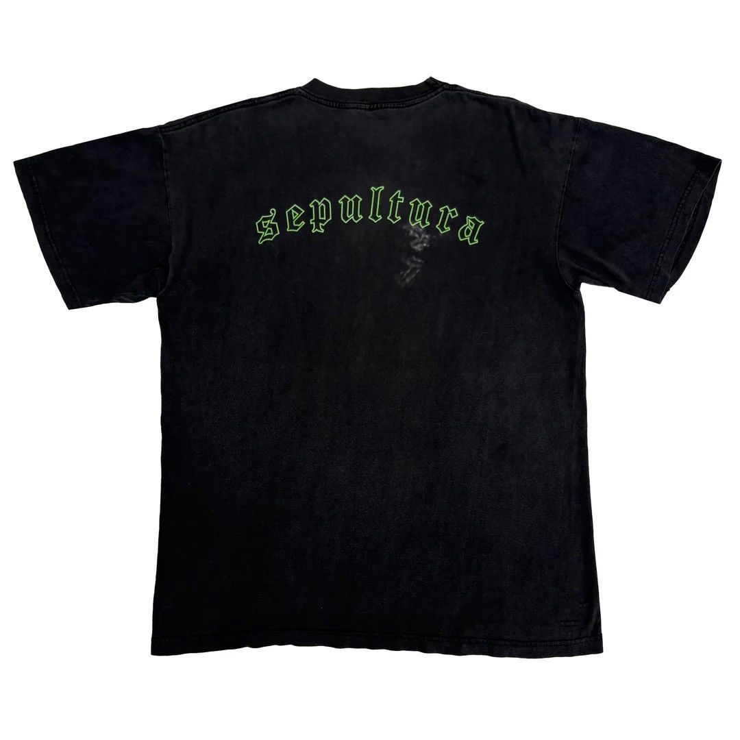 Vintage Sepultura 1998 90s Vintage Sepultribe Band Tour USA T-Shirt Size US XL / EU 56 / 4 - 2 Thumbnail