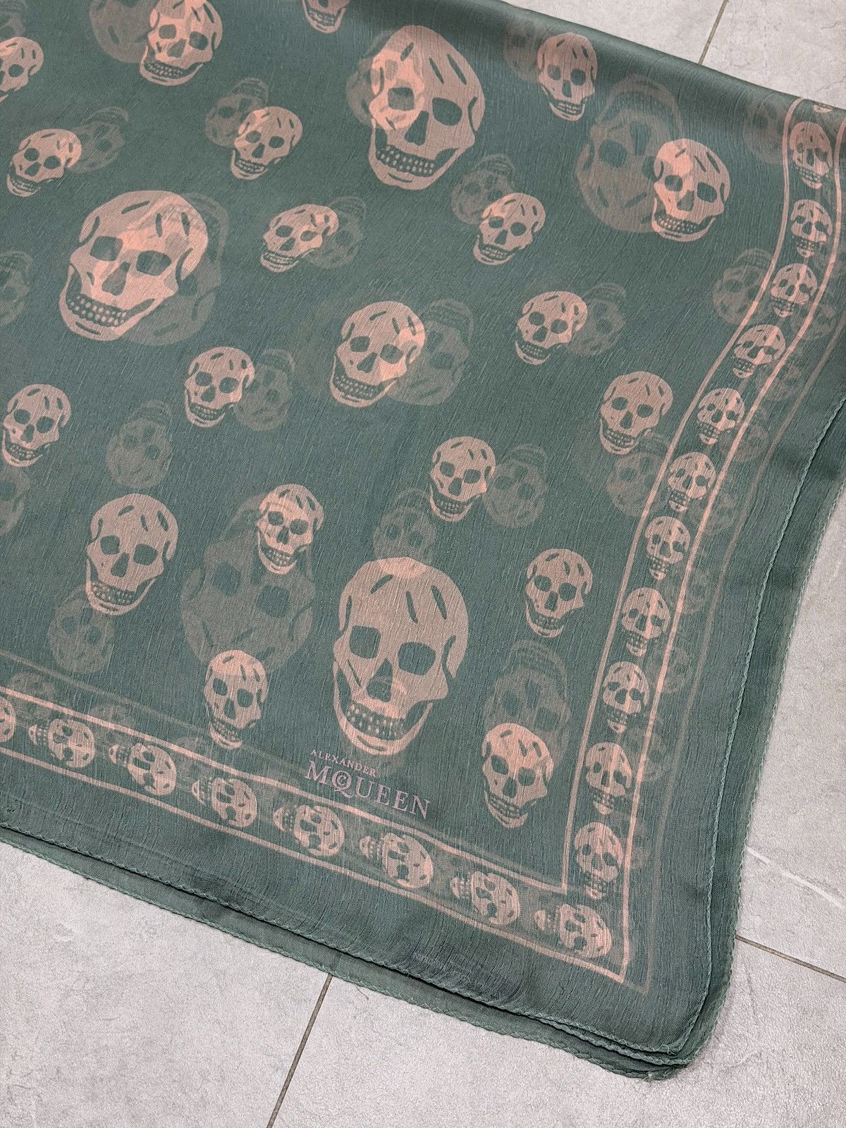 Alexander McQueen ALEXANDER MCQUEEN Skull Silk Scarf Kanye Wool Fakemink Logo Size ONE SIZE - 4 Thumbnail
