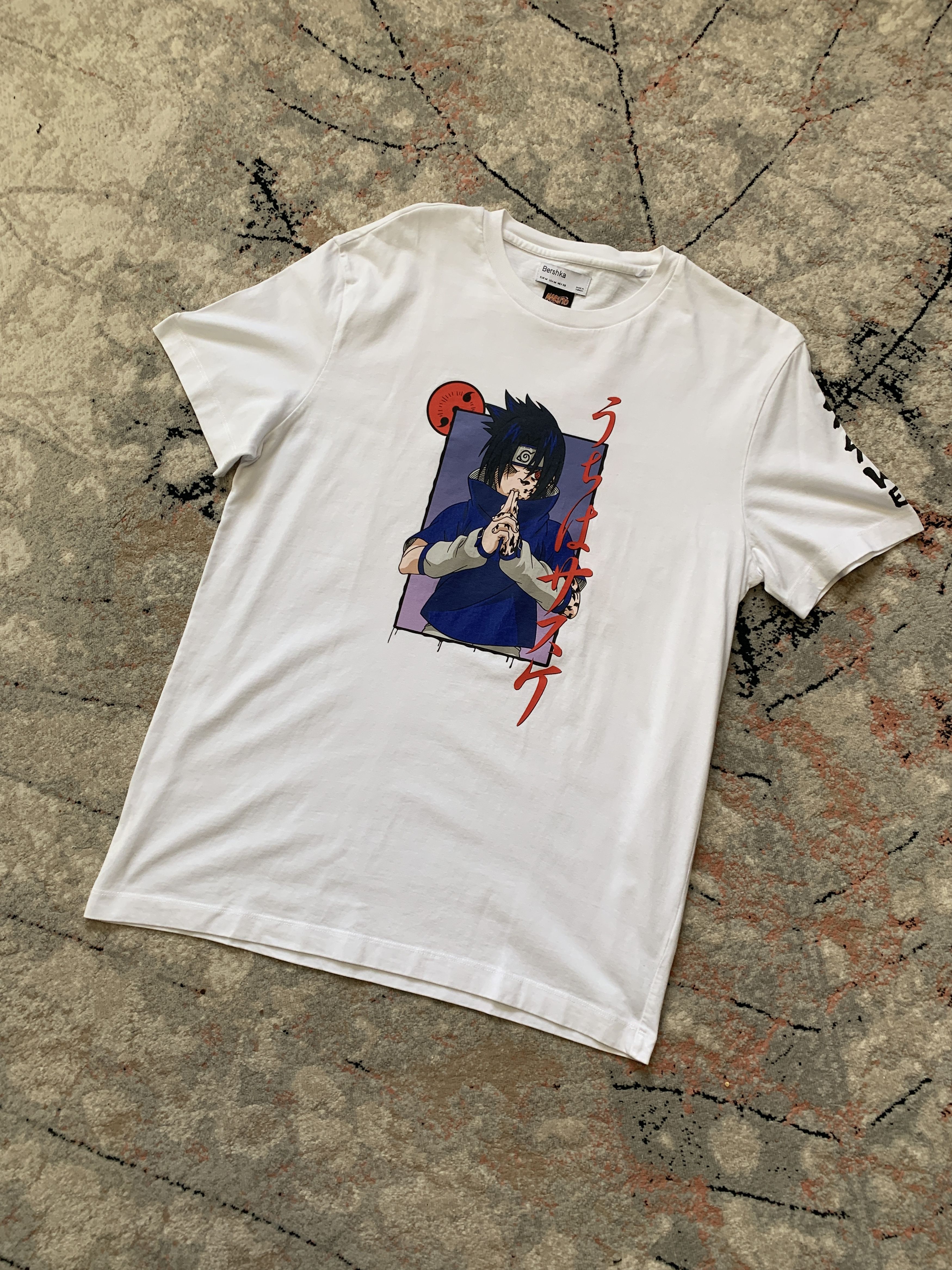 Sasuke t shirt discount bershka