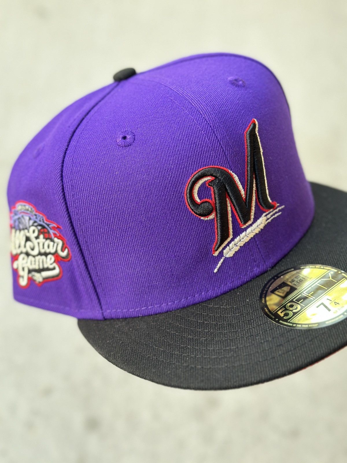 Hat Club × MLB × New Era Milwaukee Brewers OG T-Dot Two Tone Fitted Hat 7 1/4 HatClub Size ONE SIZE - 1 Thumbnail