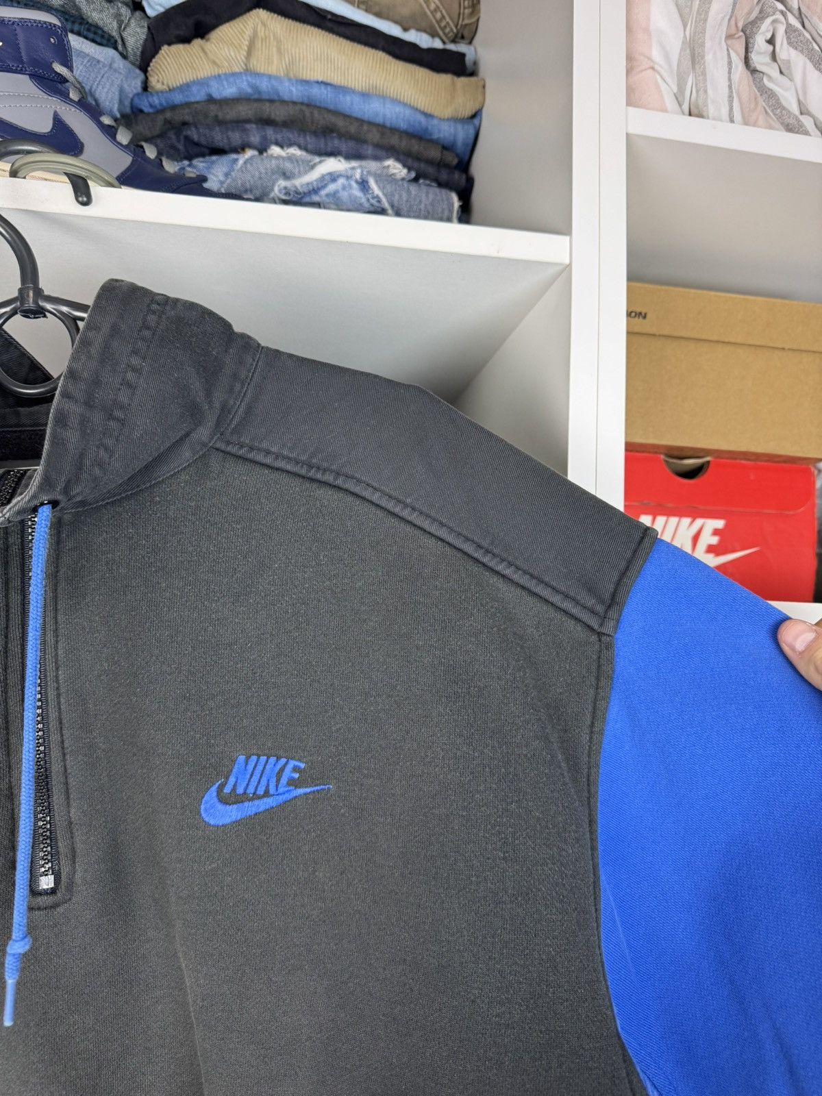 Nike Vintage Nike Premier Big Logo Faded Distressed Sweatshirt Size US L / EU 52-54 / 3 - 8 Thumbnail