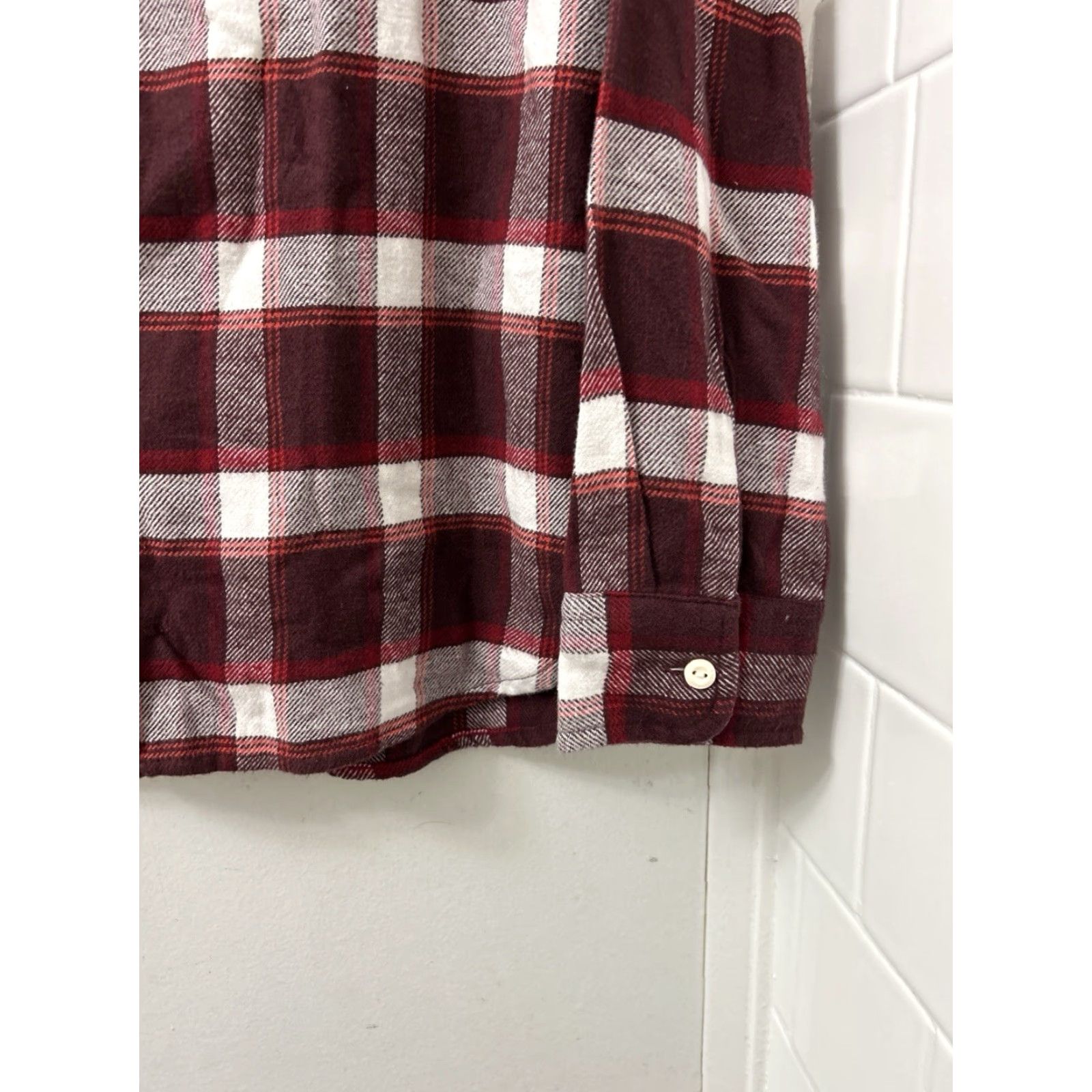 Levi's Levi's Flannel Shirt Mens M Burgundy White Plaid Button-Up Long Sleeve NWT Brushed Cotton Casual Workwear 70 MSRP Size US M / EU 48-50 / 2 - 7 Thumbnail