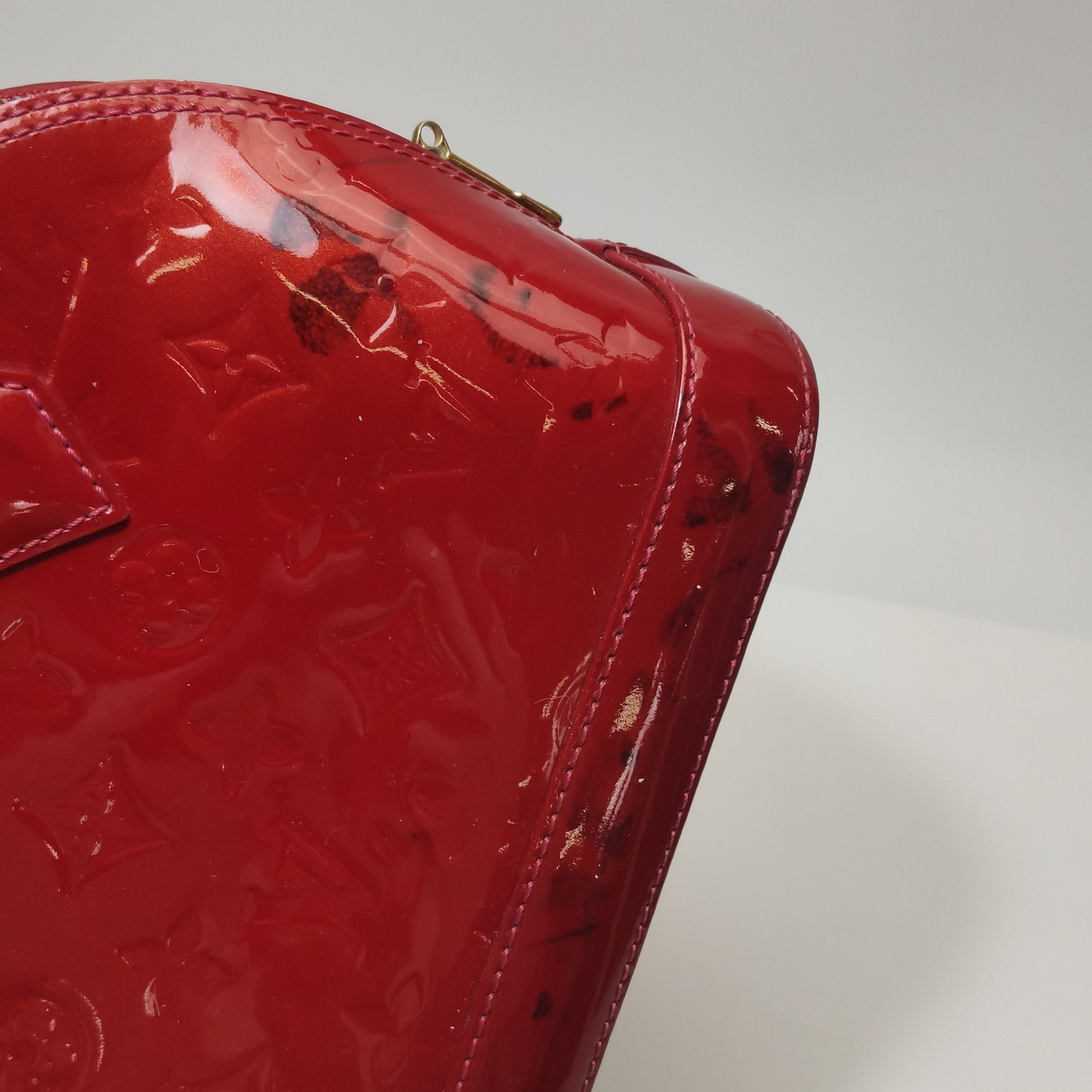 Louis Vuitton Louis Vuitton (LV) AlmaBB patent leather solid color emboss Size ONE SIZE - 3 Thumbnail