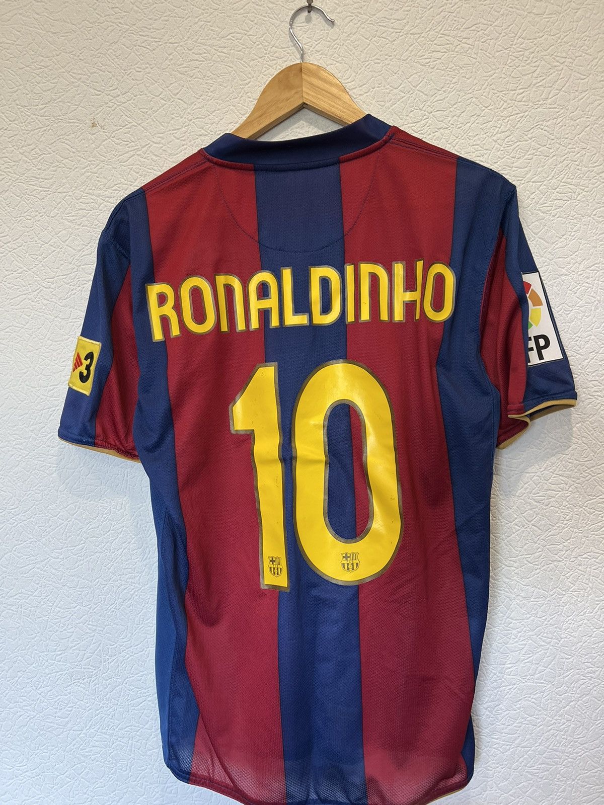 Nike RONALDINHO Nike Barcelona 2007/2008 Home Kit Soccer Jersey Size US S / EU 44-46 / 1 - 1 Thumbnail