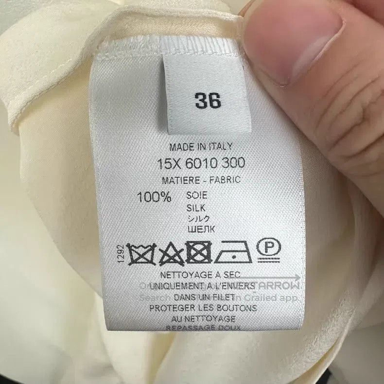 Givenchy Givenchy Silk Pearl Buttoned Top Size XS / US 0-2 / IT 36-38 - 5 Thumbnail