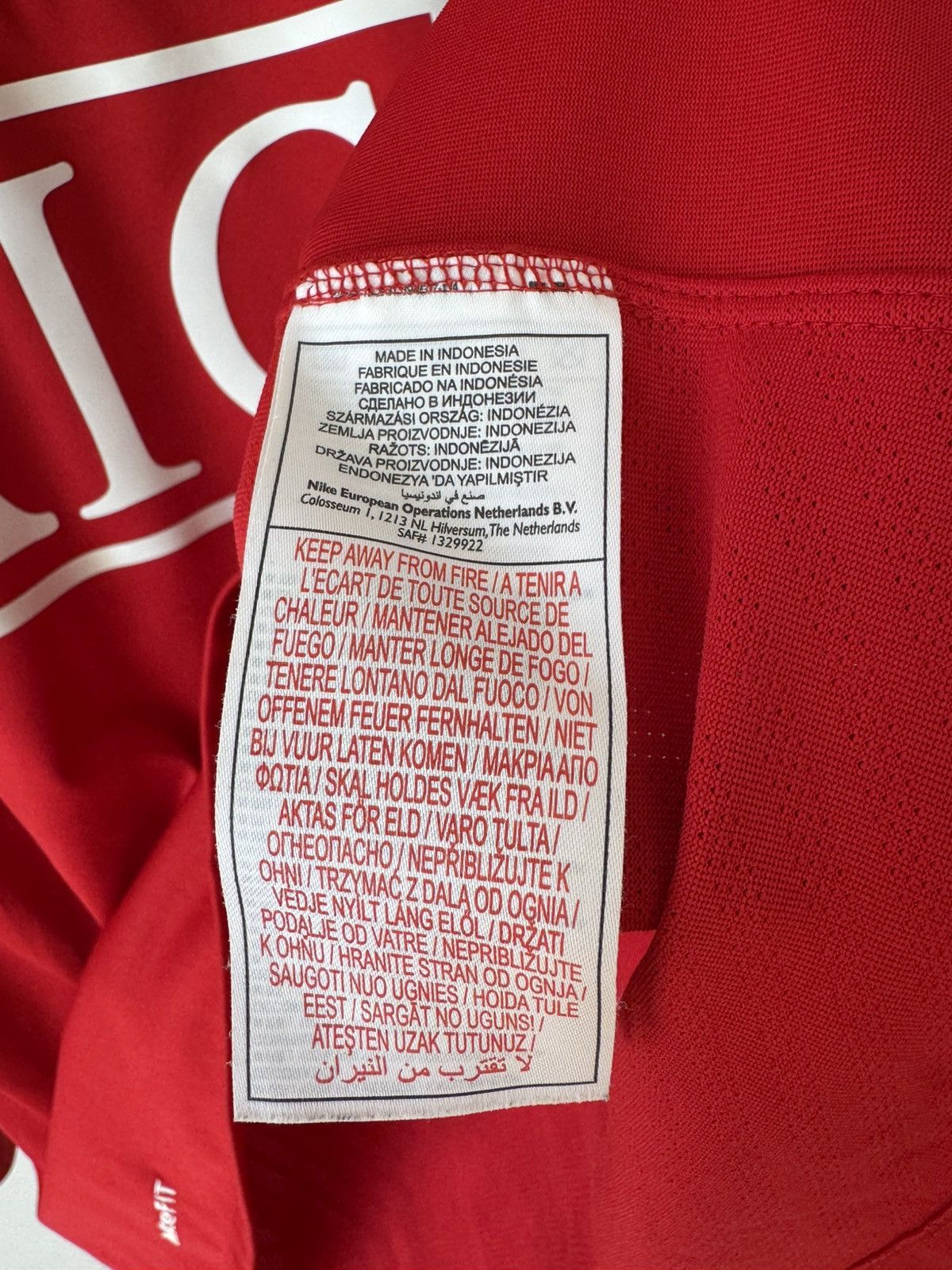 Nike Vintage Manchester United 2009-2010 Home Soccer Jersey Shirt Size US M / EU 48-50 / 2 - 18 Thumbnail