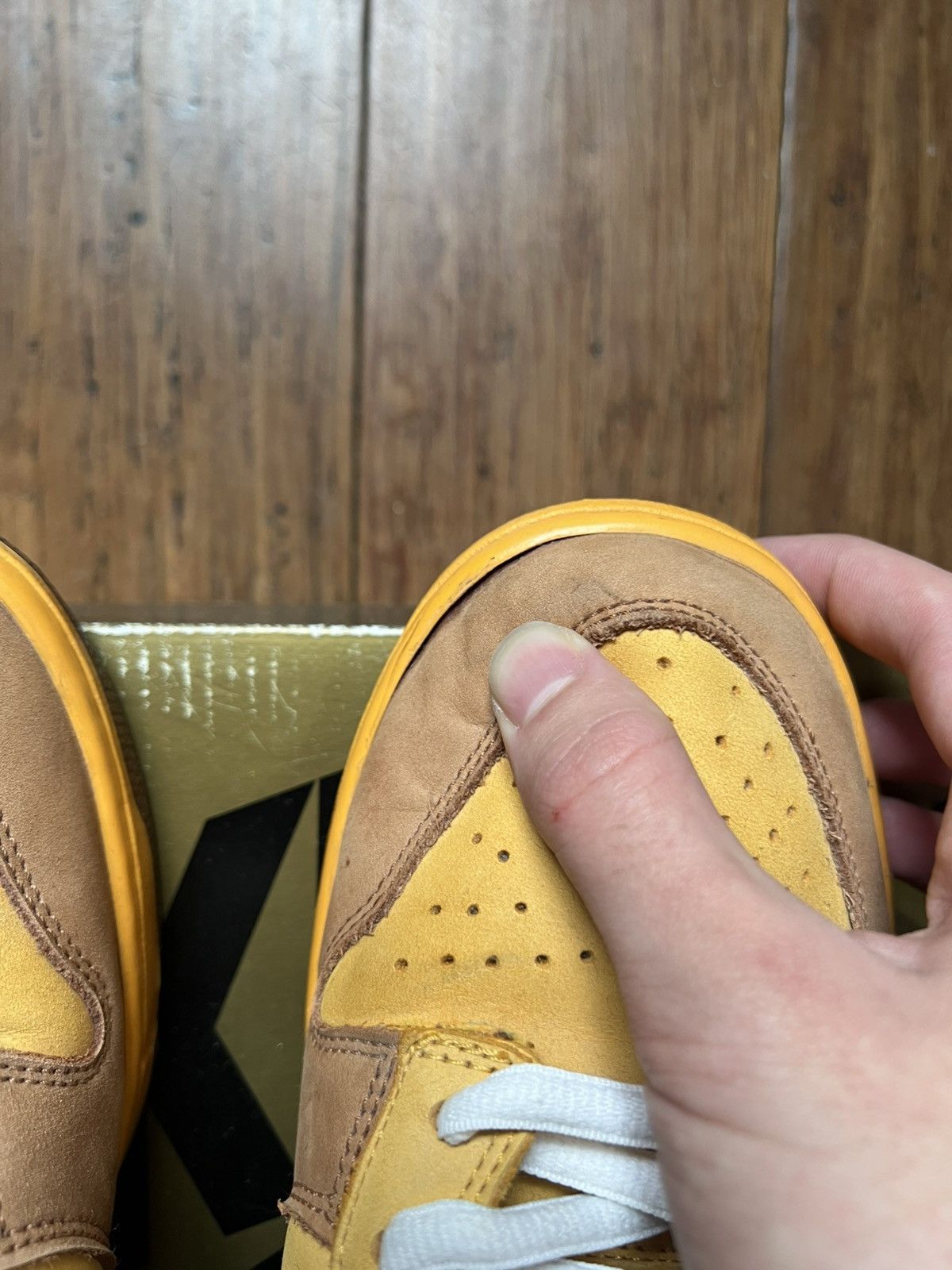 Nike SB Nike SB Dunk Low ‘Newcastle Brown Ale’ Size US 9.5 / EU 42-43 - 11 Thumbnail