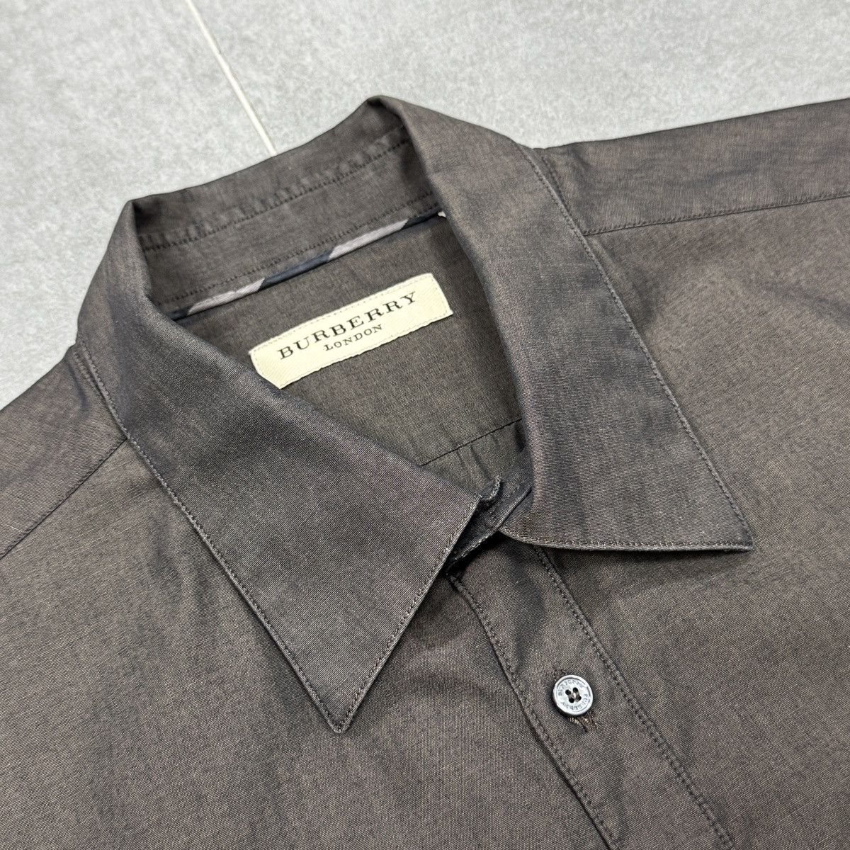 Burberry Burberry London Brown Button Shirt Long Sleeve Size 16-41 Size US M / EU 48-50 / 2 - 8 Thumbnail