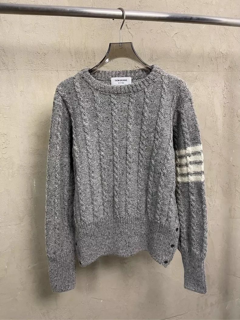 Thom Browne Thom browne Gray four-striped wool horsehair round-neck swe Size US L / EU 52-54 / 3 - 1 Thumbnail