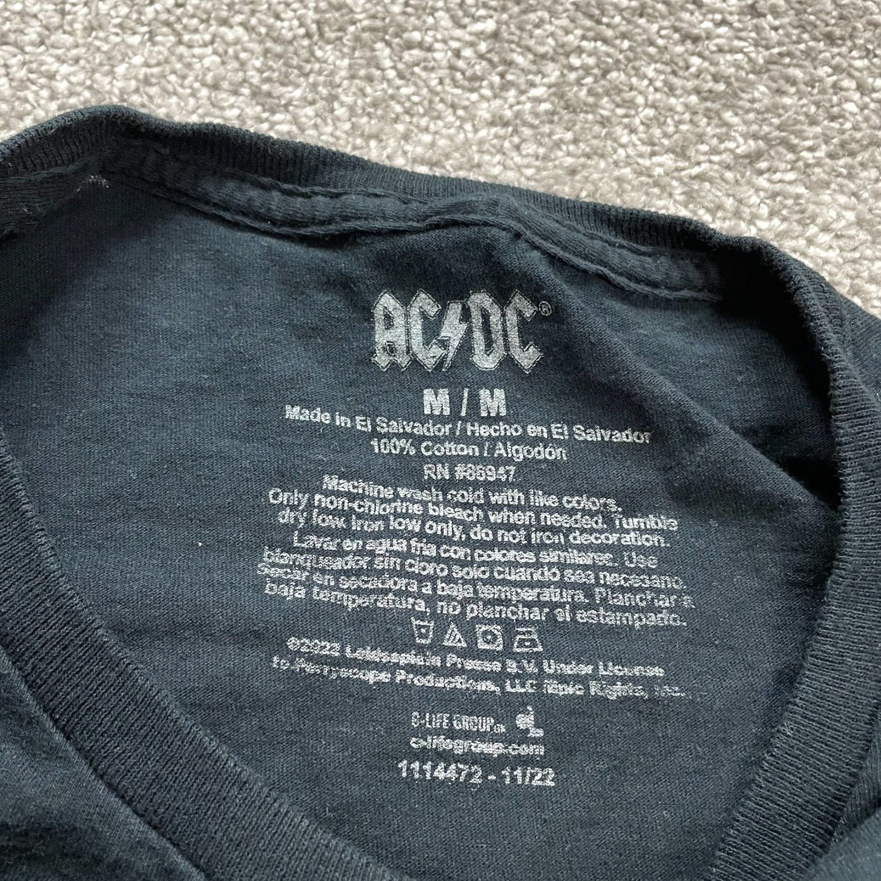 Vintage ACDC Crew Neck T-Shirt Unisex Medium Black Graphic Short Sleeve 100% Cotton Tee Size US M / EU 48-50 / 2 - 4 Thumbnail