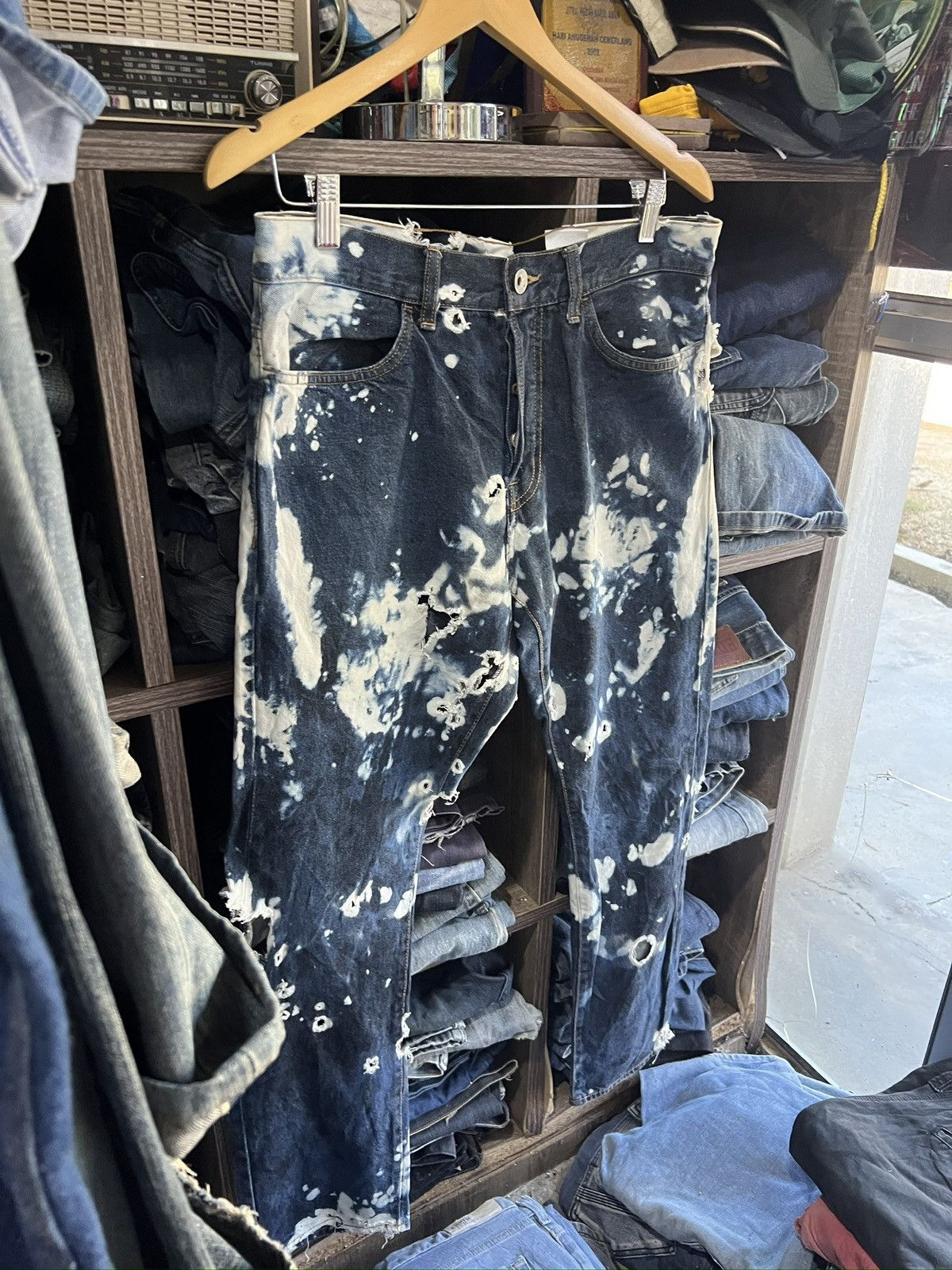 H&M 🔥Thrashed H&M Tie Dye Distressed Denim Size US 33 - 3 Thumbnail