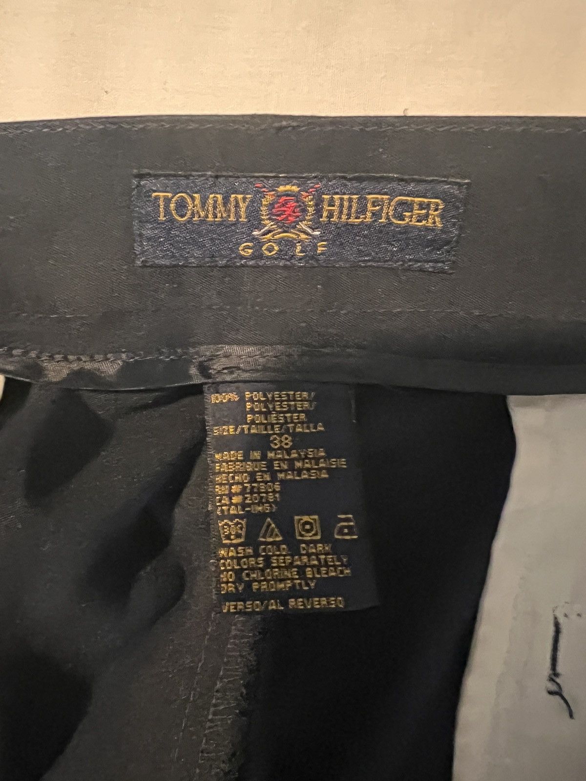 Tommy Hilfiger TOMMY HILFIGER GOLF NAVY BLUE SHORTS- MENS- SIZE 38 Size US 38 / EU 54 - 5 Thumbnail