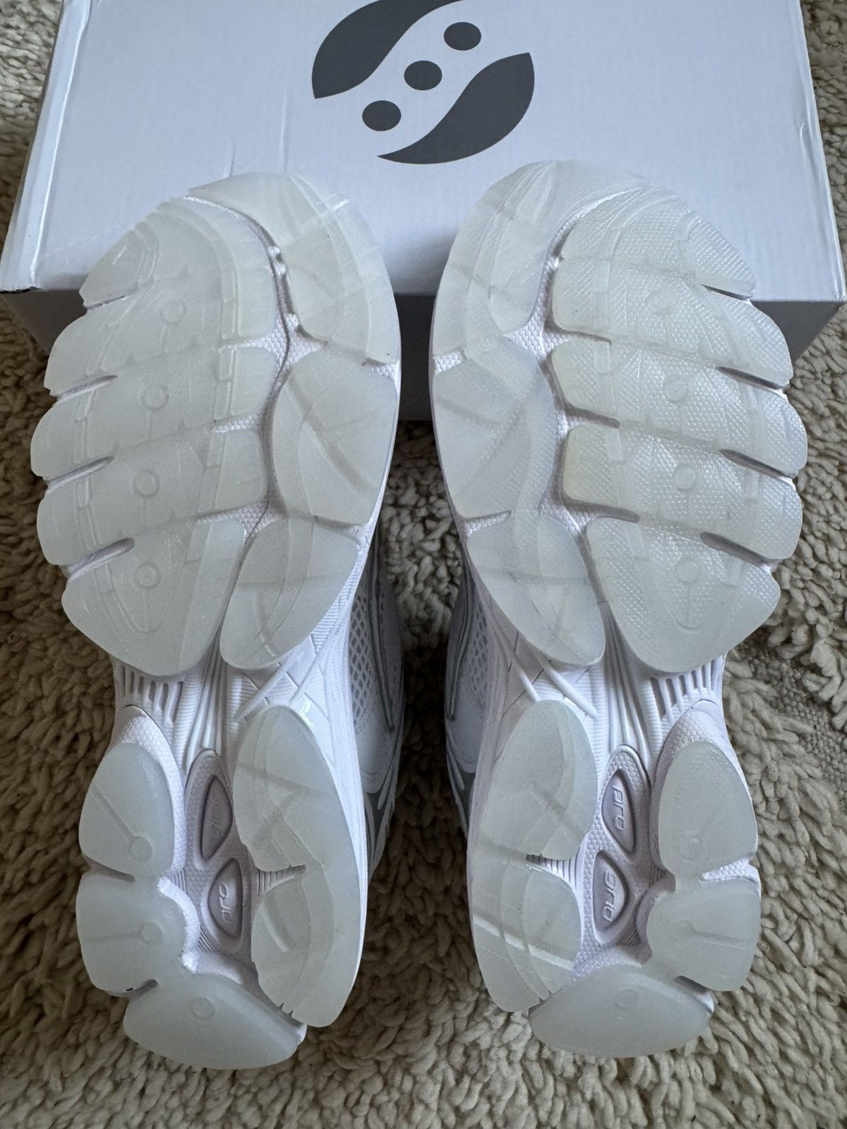 Saucony Saucony Omni 9 White/Blanche Size US 9 / EU 42 - 5 Thumbnail