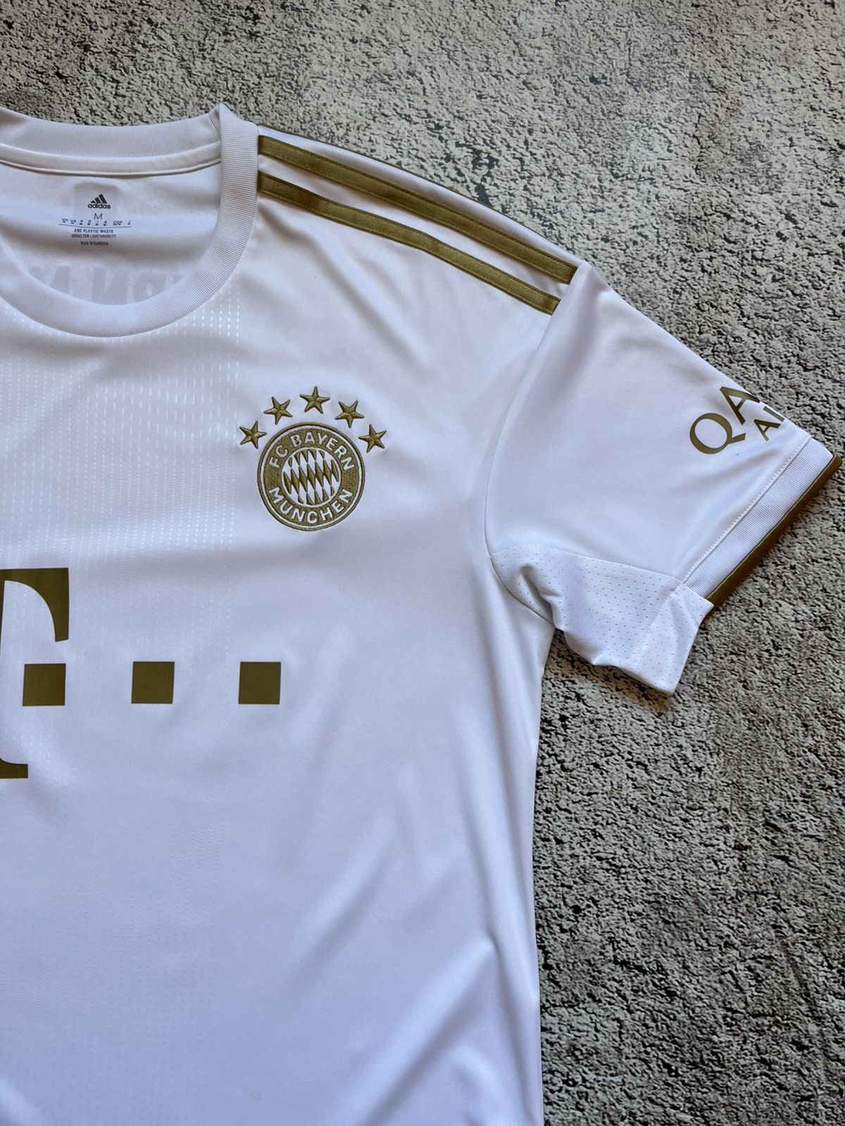 Adidas FC Bayern Munich Adidas White Gold Jersey Size M Size US M / EU 48-50 / 2 - 3 Thumbnail