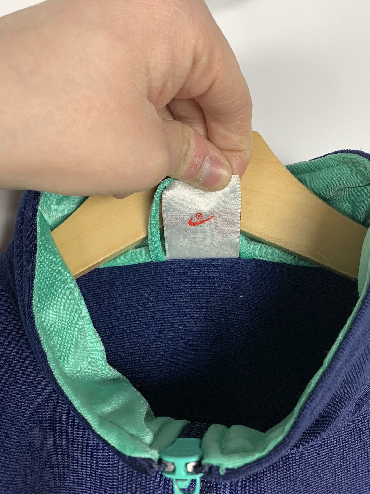 Nike Vintage 90’s Nike Retro Nylon Track Jacket Full Zip Swoosh Size US L / EU 52-54 / 3 - 8 Thumbnail