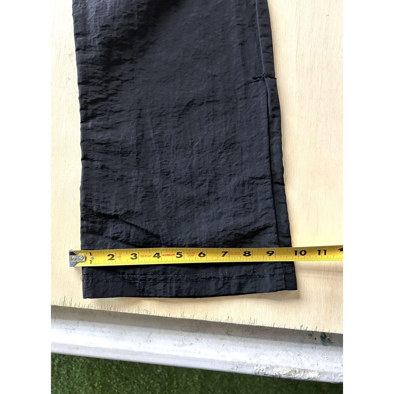 Vintage VINTAGE Crunch XS Black Nylon Elastic Waist Track Pants Men XS 25x31 USA Size US 27 - 4 Thumbnail
