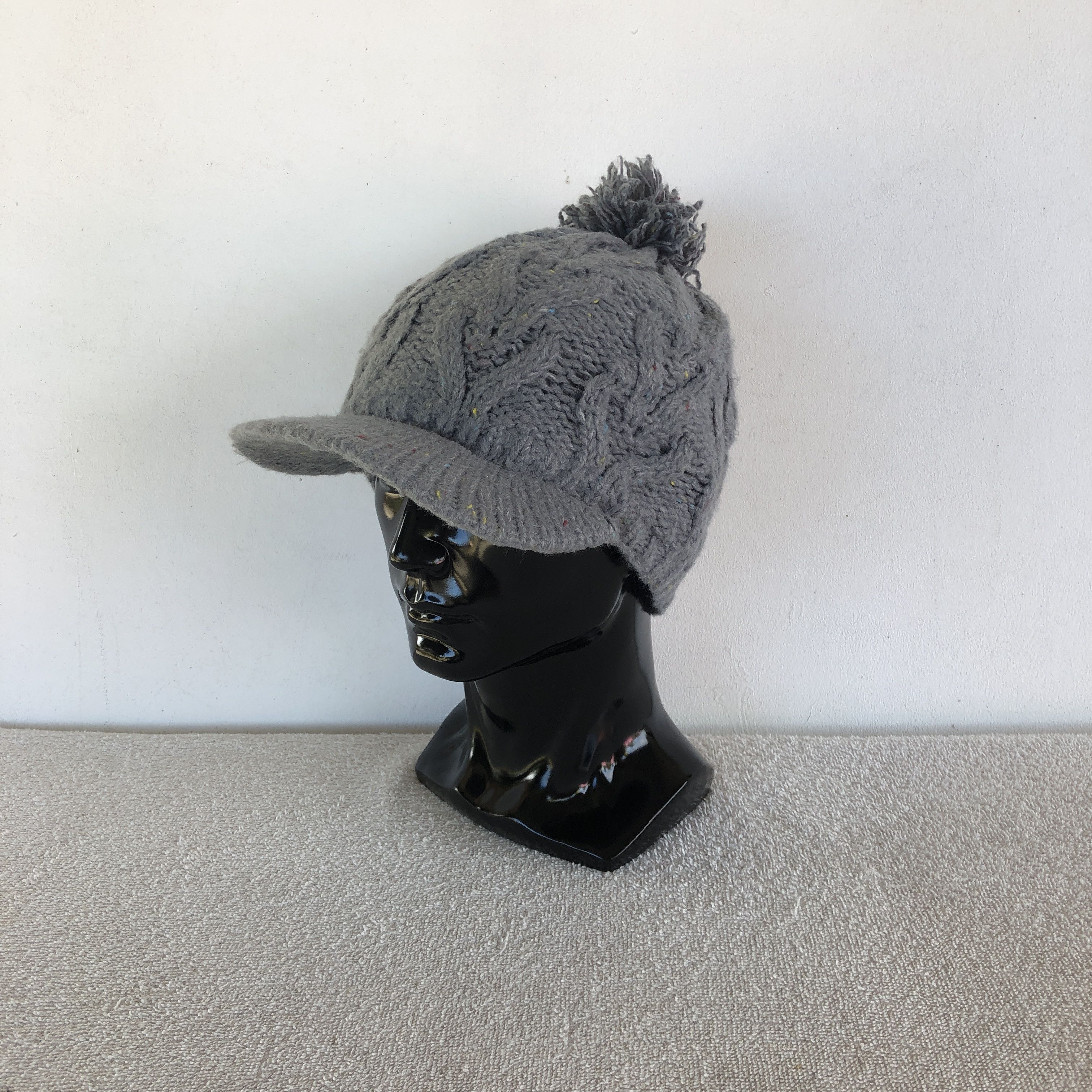 Aran Isles Knitwear Vintage Y2K Aran Isle Knitted Beanie Caps Snow Caps Hats Size ONE SIZE - 1 Thumbnail