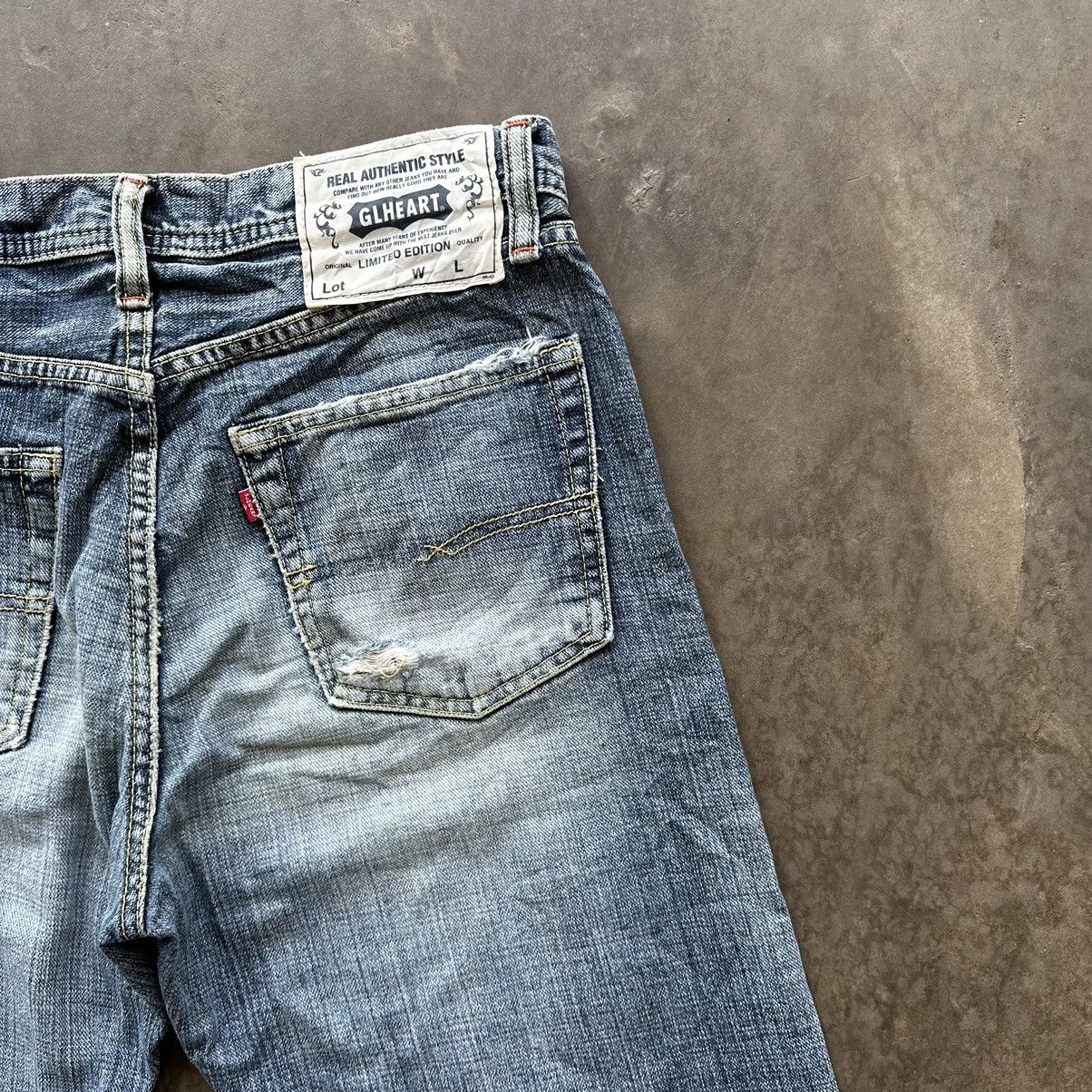 Japanese Brand Vintage GLHEART Distressed Faded Denim Jean Pant W30 Size US 30 / EU 46 - 13 Thumbnail