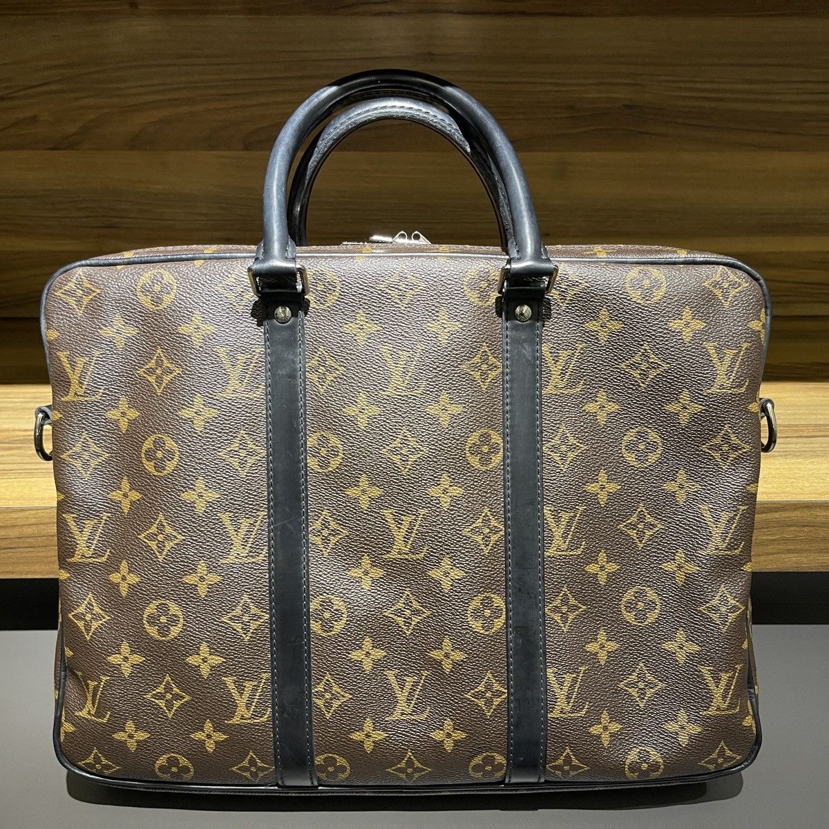 Louis Vuitton Louis Vuitton Voyage PM Macassar Size ONE SIZE - 1 Thumbnail