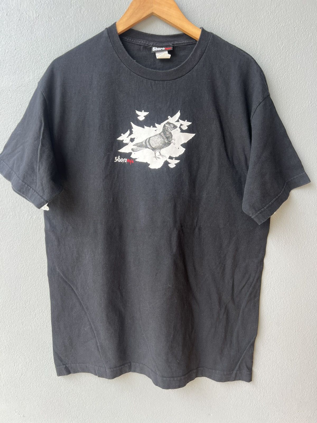 Vintage 5boro NYC "Rat Pigeon" graphic t-shirt Size US L / EU 52-54 / 3 - 1 Thumbnail